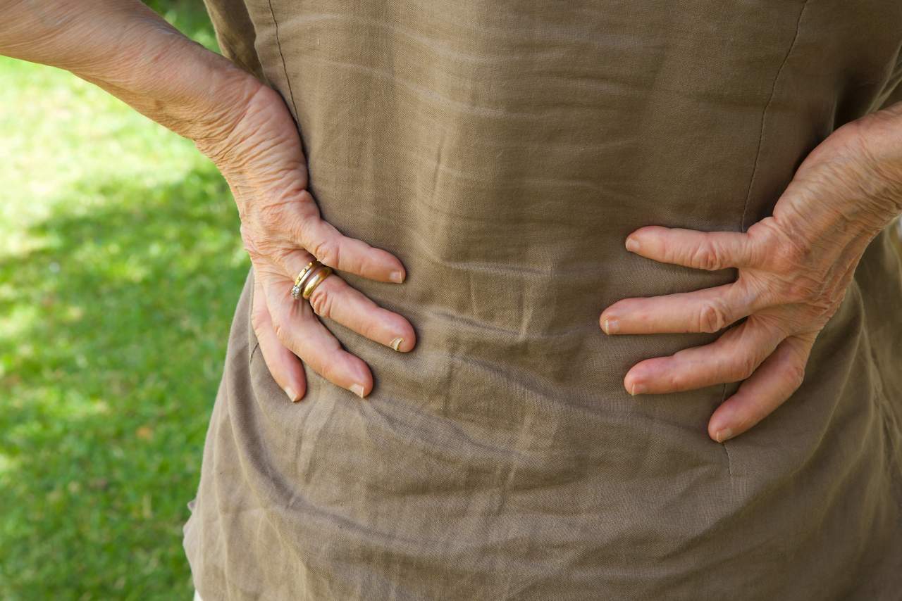 Clínica AtlasVital: ¿Cuáles son los tratamientos recomendados para los pacientes que sufren ciática o lumbalgia?