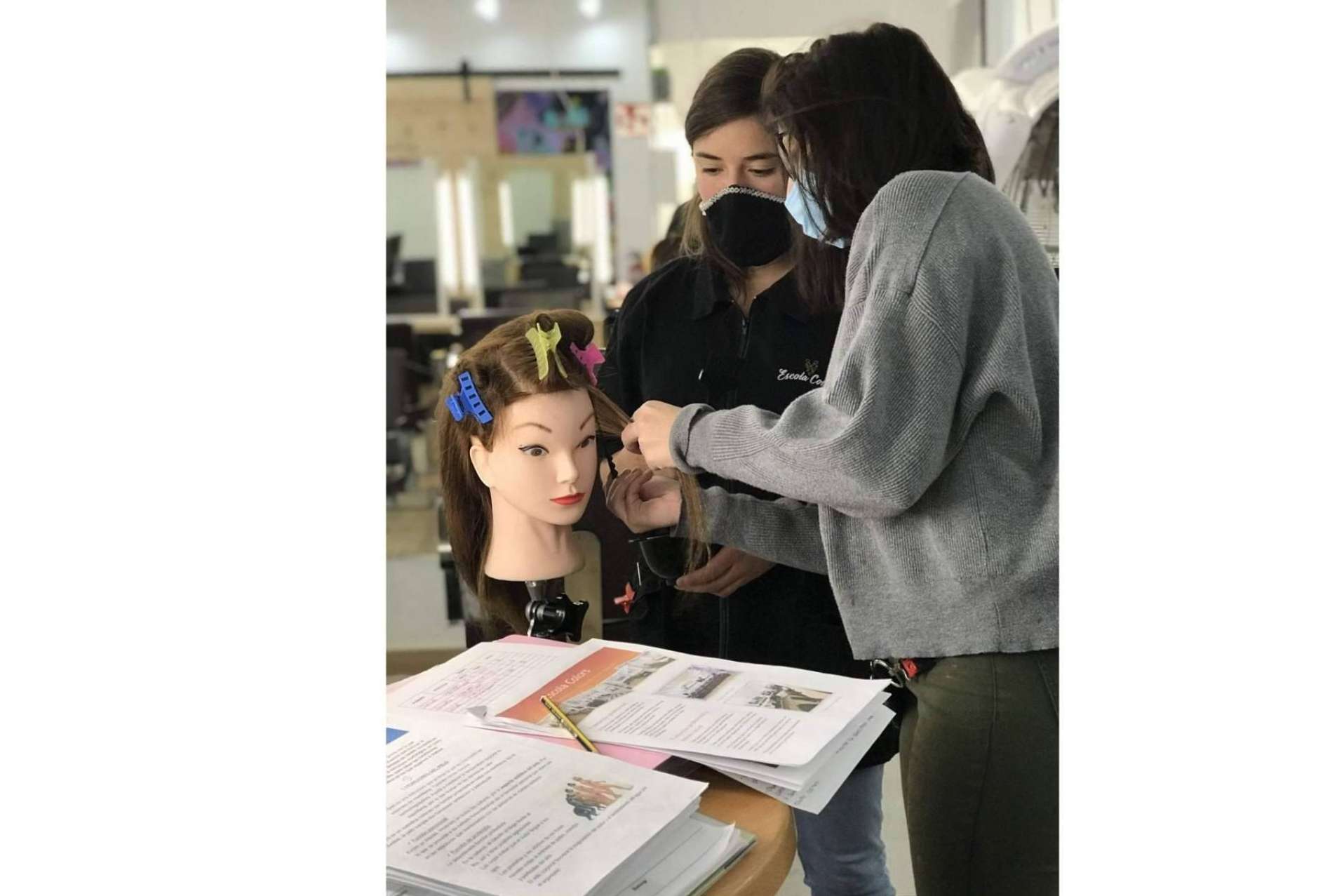 Academia Colors: los mejores cursos FP de peluquería en Barcelona