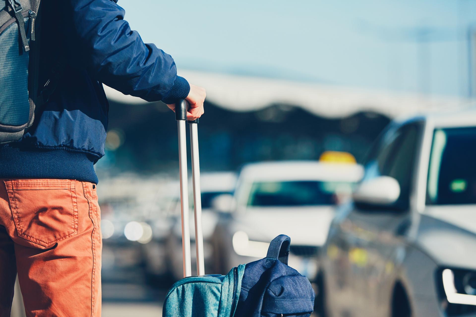 Taxi en Málaga económico y de calidad: Taxi Aeropuerto de Málaga Traslado Charly 24 Horas