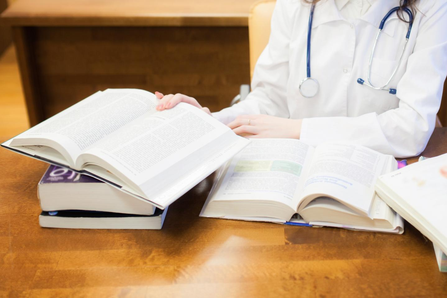 Tesis doctoral: ¿Cómo enfocarla? Ayuda Universitaria Cum Laude