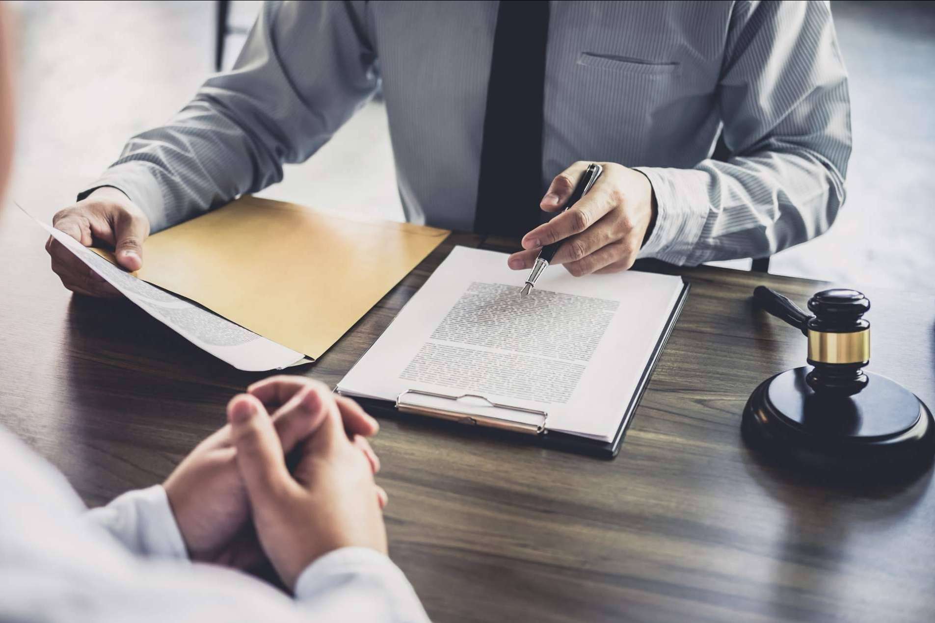 Igualada Belchí Abogados explica a qué juega la banca