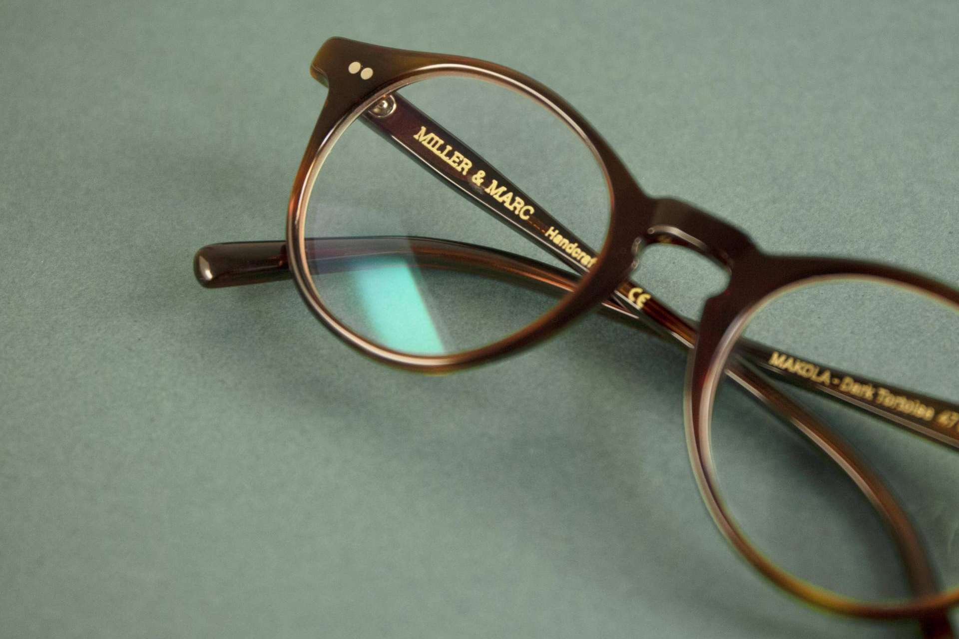 Miller & Marc protege la vista ante la luz de las pantallas con las gafas con filtro azul