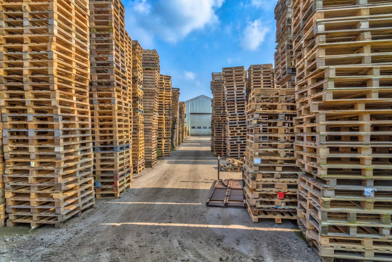 Europalet es una empresa referente en la distribución de palets reciclados de madera desde España, para todo el mundo
