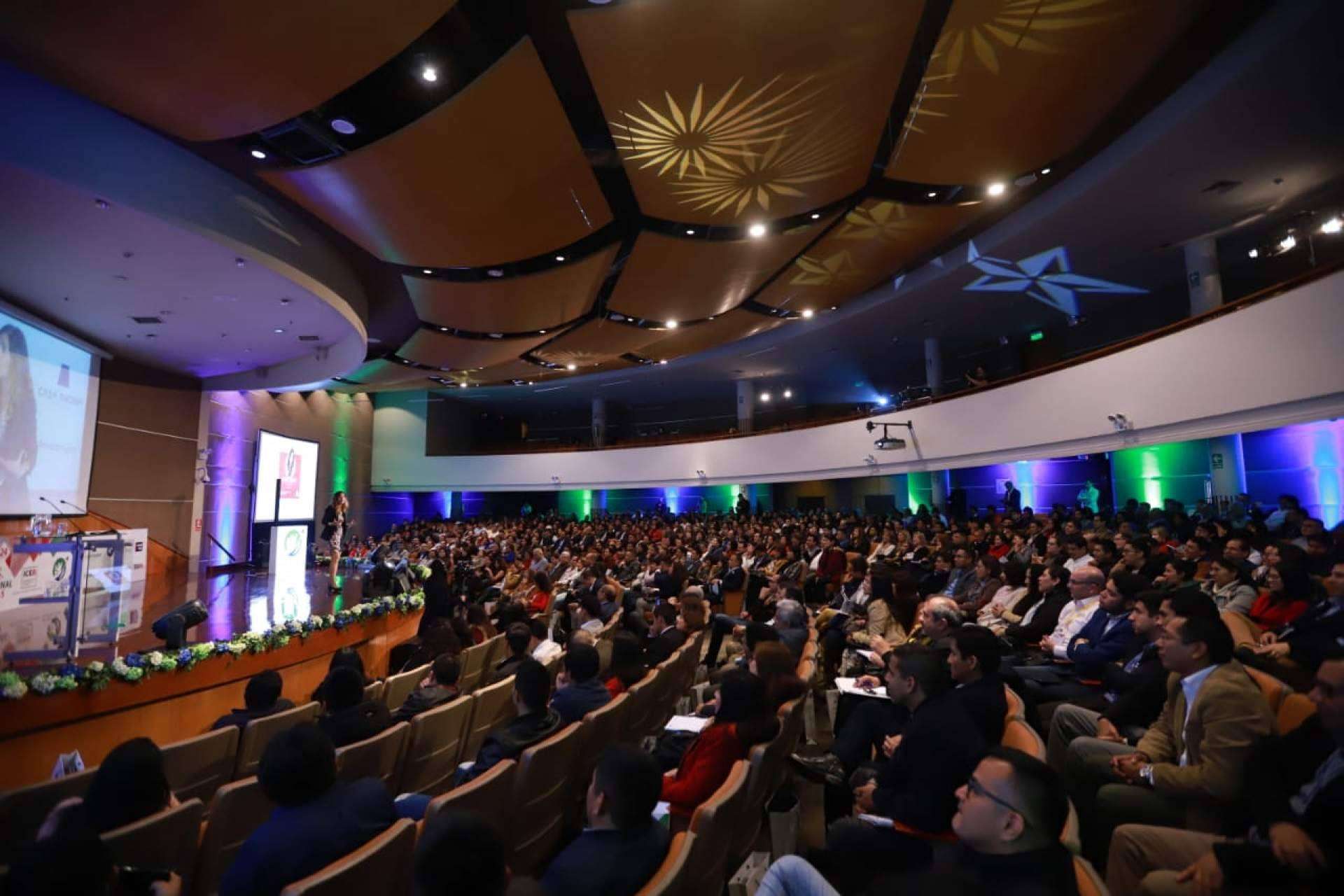 Ejercicios para aprender a hablar en público: Mónica Galán Bravo