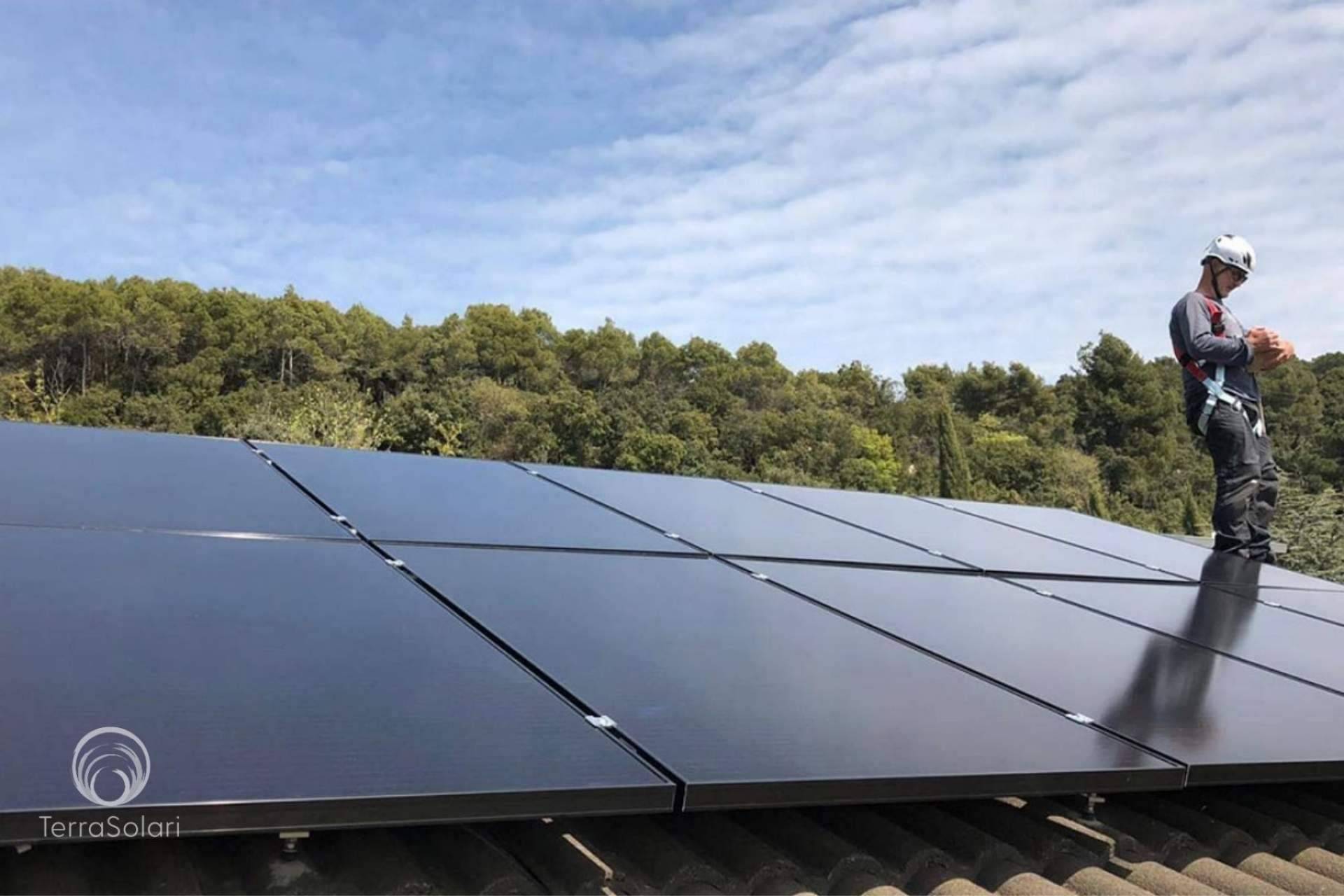 TerraSolari: ¿Qué subvenciones económicas existen a la hora de instalar placas solares en la vivienda?