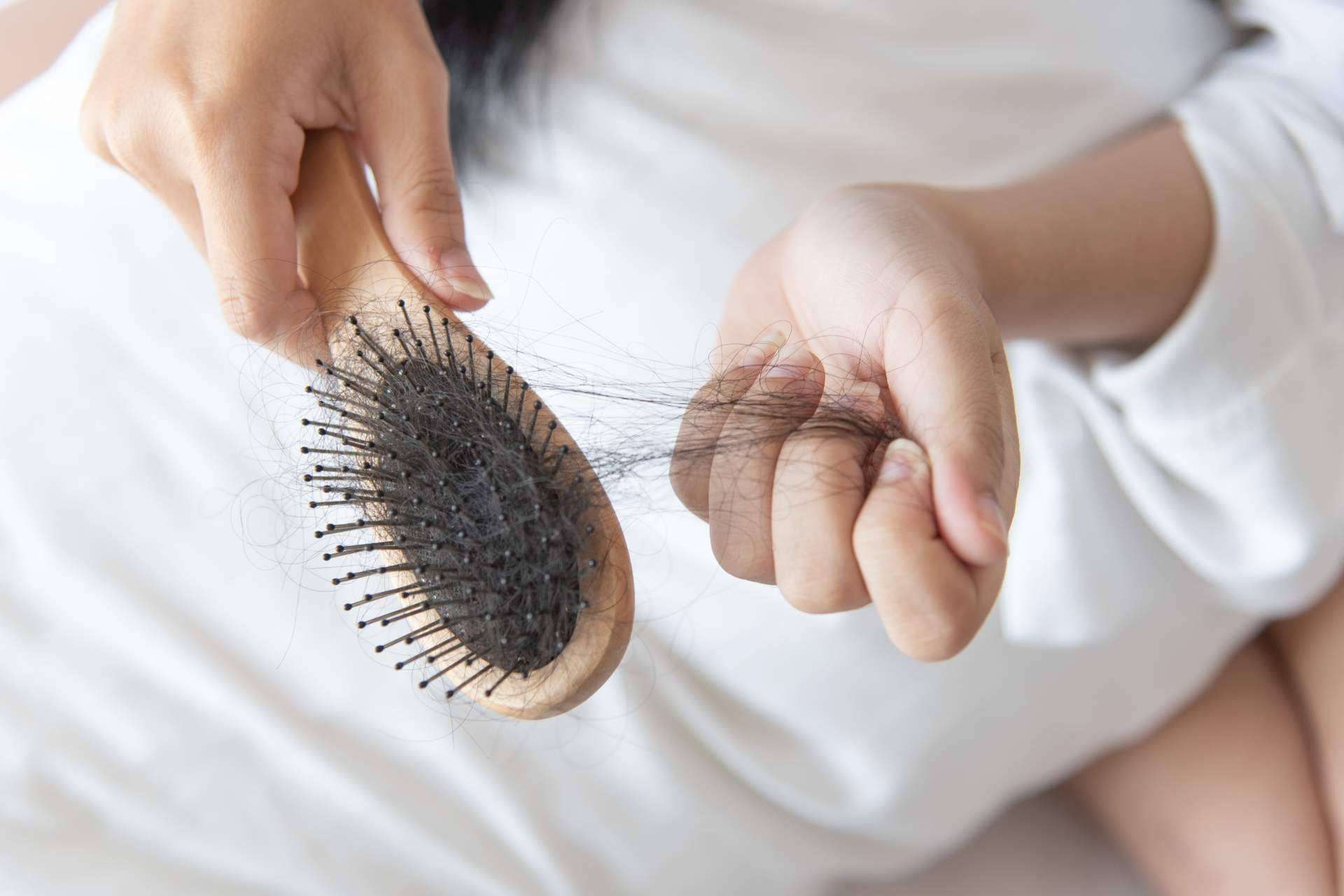 Géomer presenta el tratamiento efectivo a la caída de pelo hormonal o carencial
