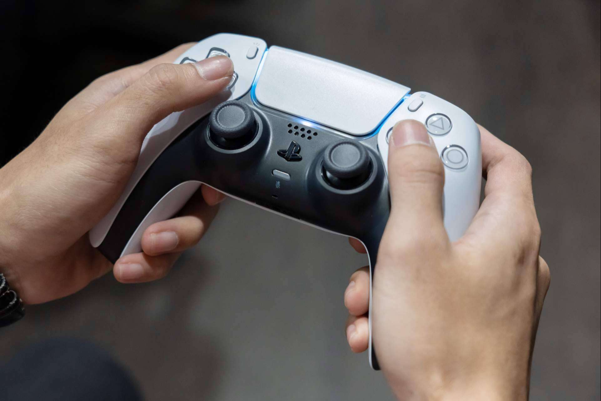 Tu Tienda de Videojuegos es una alternativa para comprar consolas Playstation 5 de forma fácil y rápida