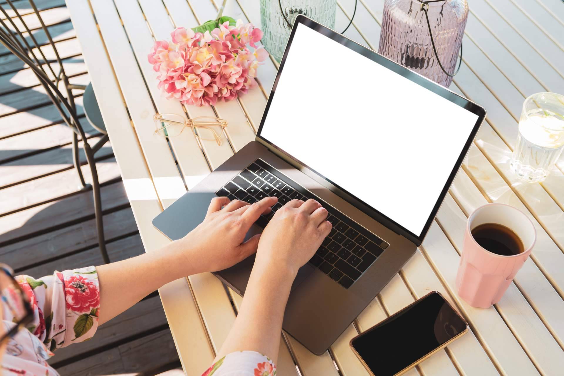 Tablón de Empleo es un tablón de anuncios que facilita la búsqueda de empleo