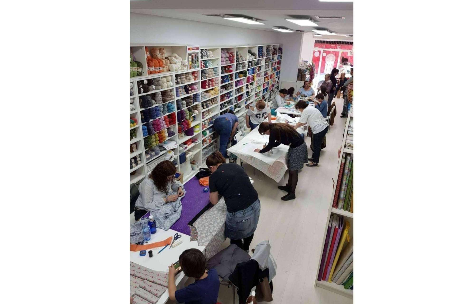 Bichus Club: tienda de lanas y clases de tejido en Madrid