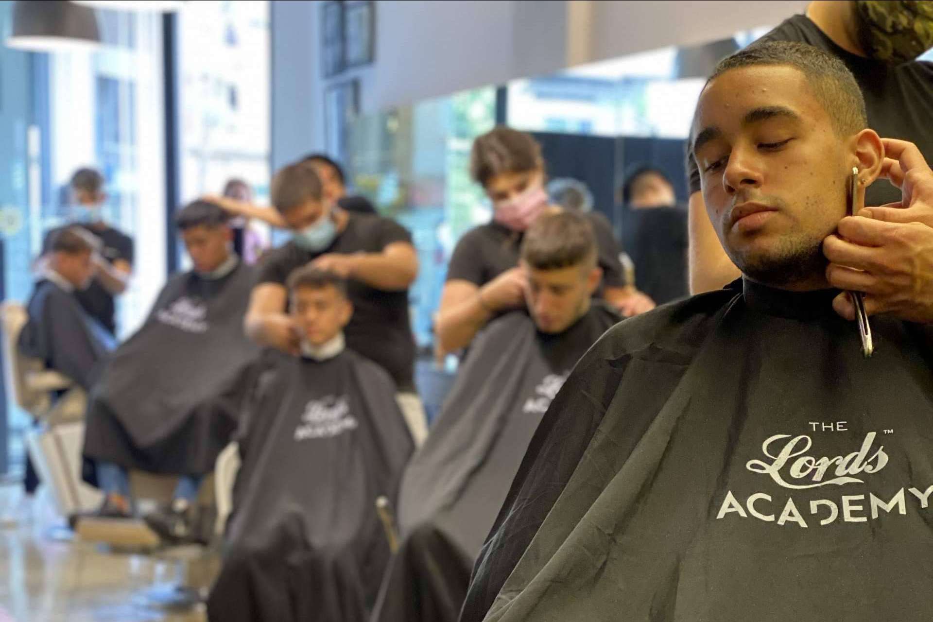 Formación profesional con The Lords Academy y el curso de barbería