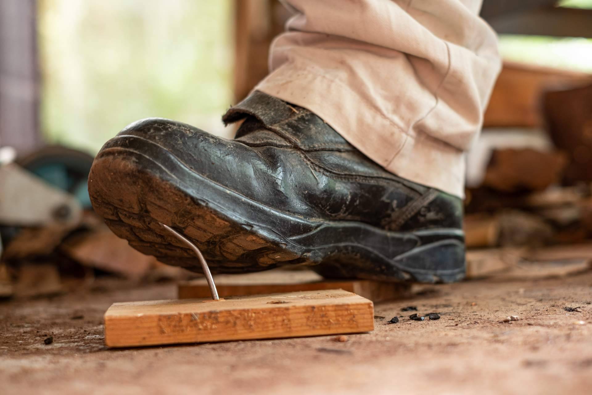 Comprar zapatos de seguridad de calidad en la empresa Suministros Tomás Beltrán