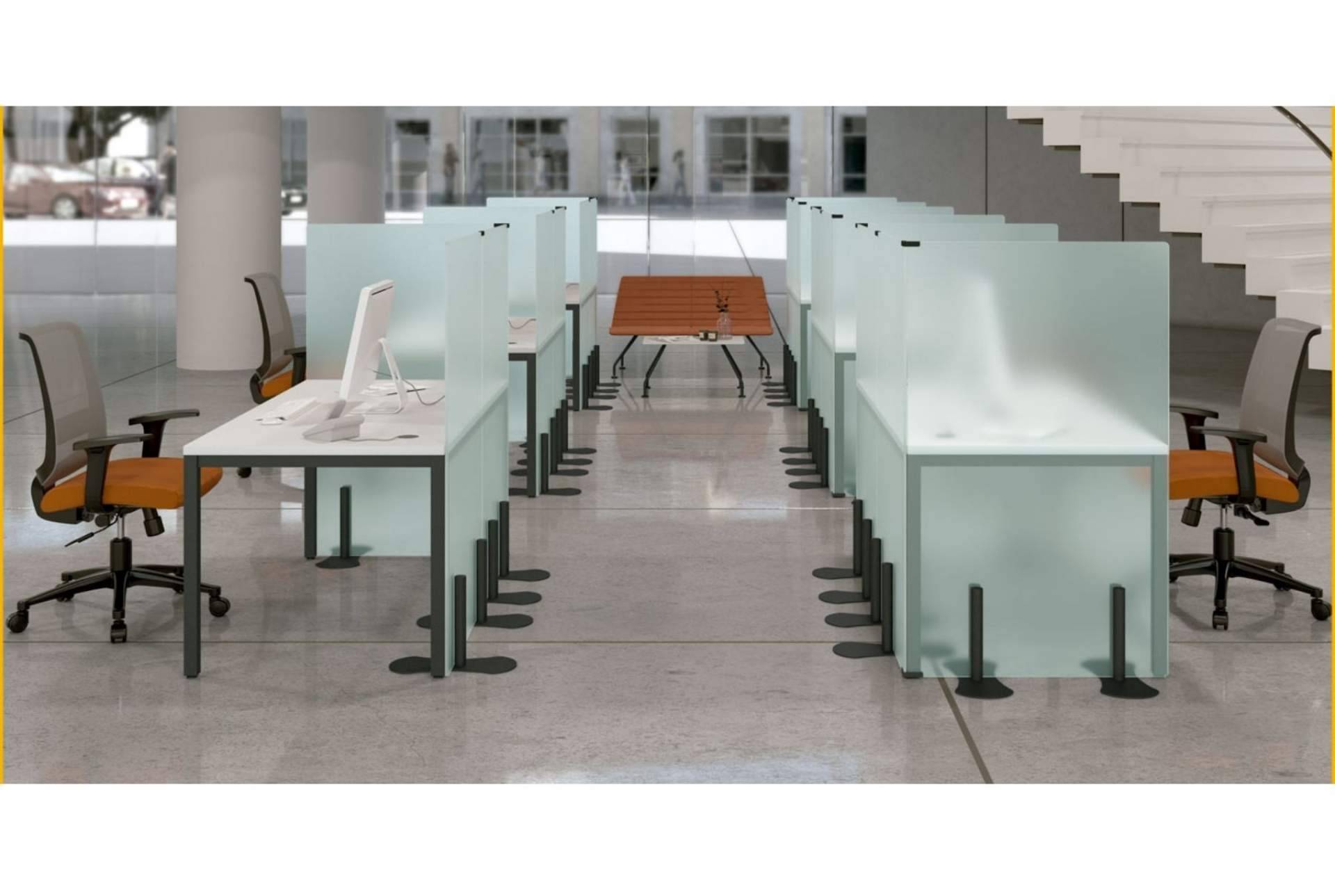 Los biombos de cristal de Officedeco aseguran una vuelta a la oficina segura y con estilo