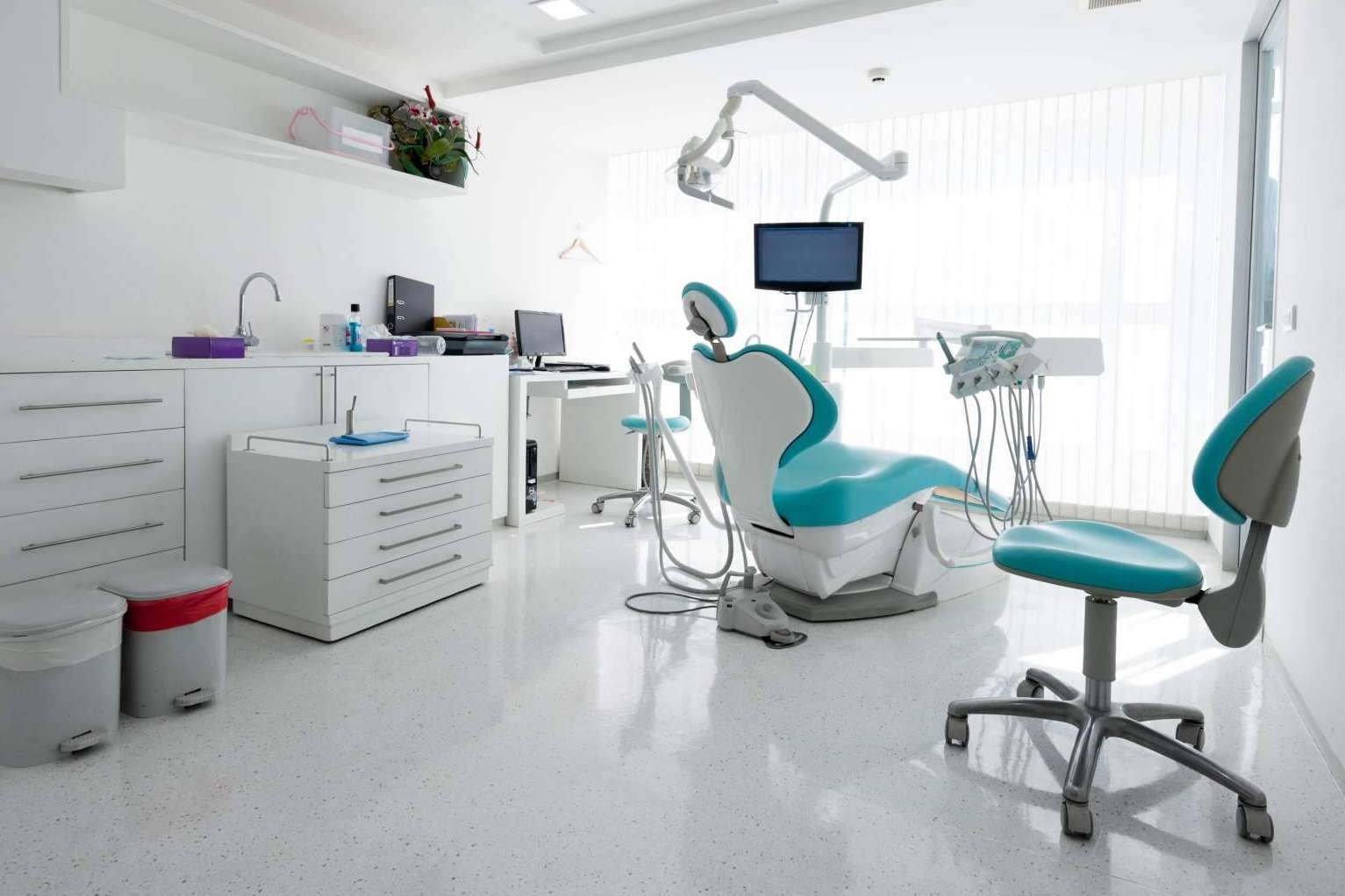 La importancia del mantenimiento entre paciente y paciente: Precisión Médica Dental