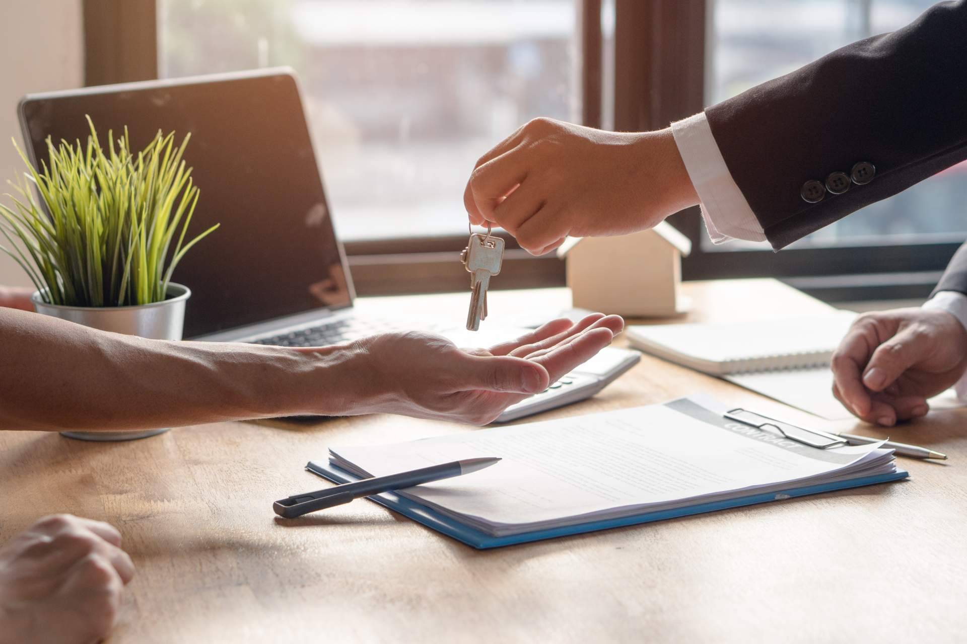 Aspectos a tener en cuenta a la hora de comprar una vivienda, por La Casa Agency