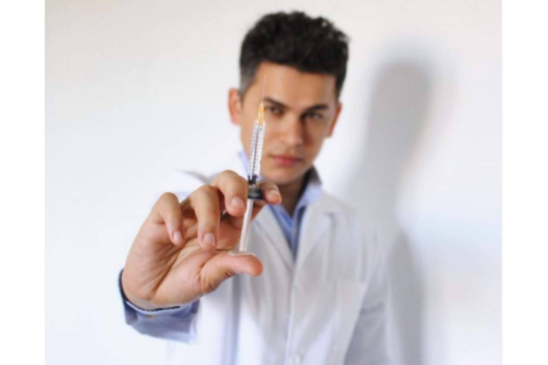 Los beneficios de la marcación mandibular con ácido hialurónico por el Dr. Johnny Castellar