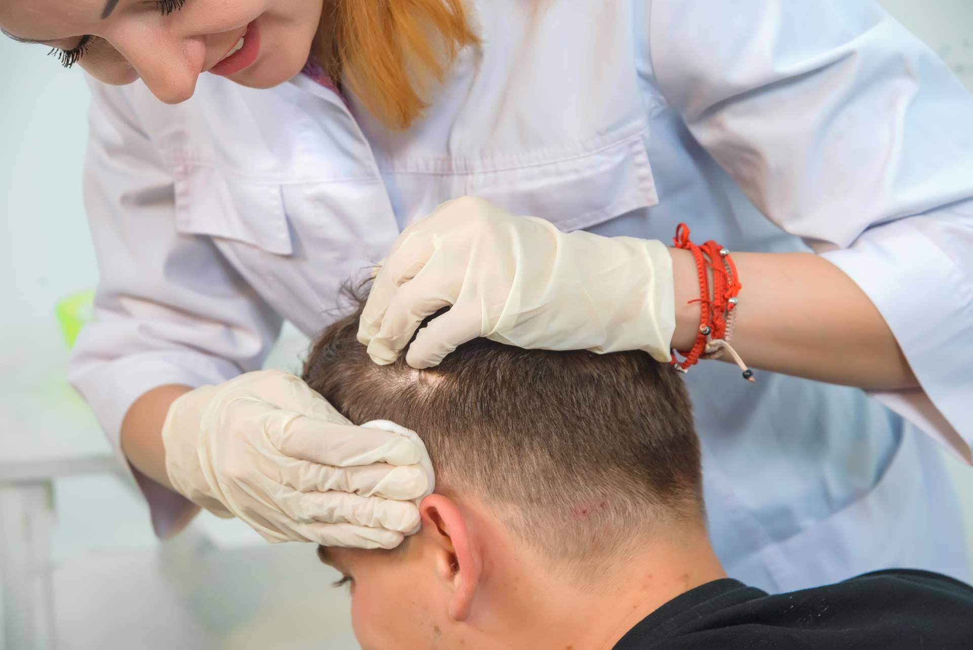 Tratamientos de Élite Capilar: ¿Cuáles son las diferencias entre láser capilar y mesoterapia capilar?