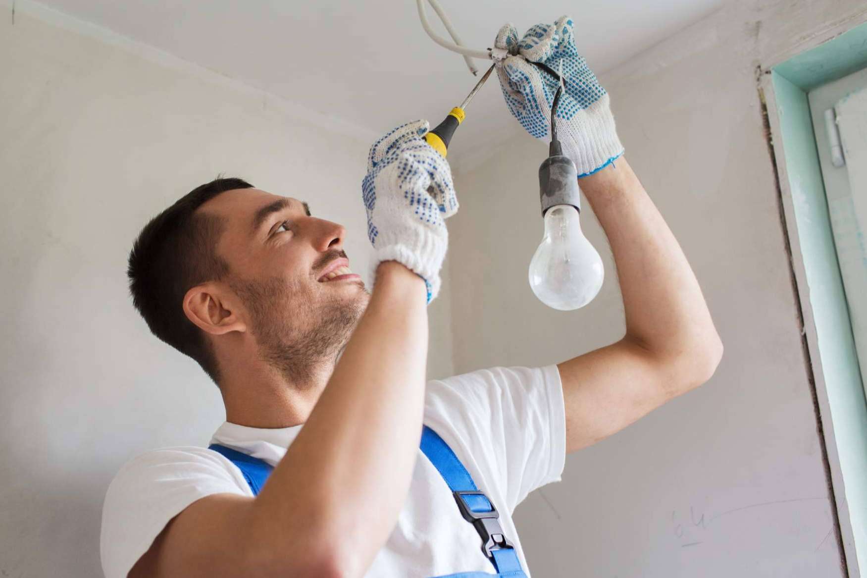 ¿Dónde encontrar una empresa para la realización de instalaciones eléctricas?: Ecoluz Instalaciones