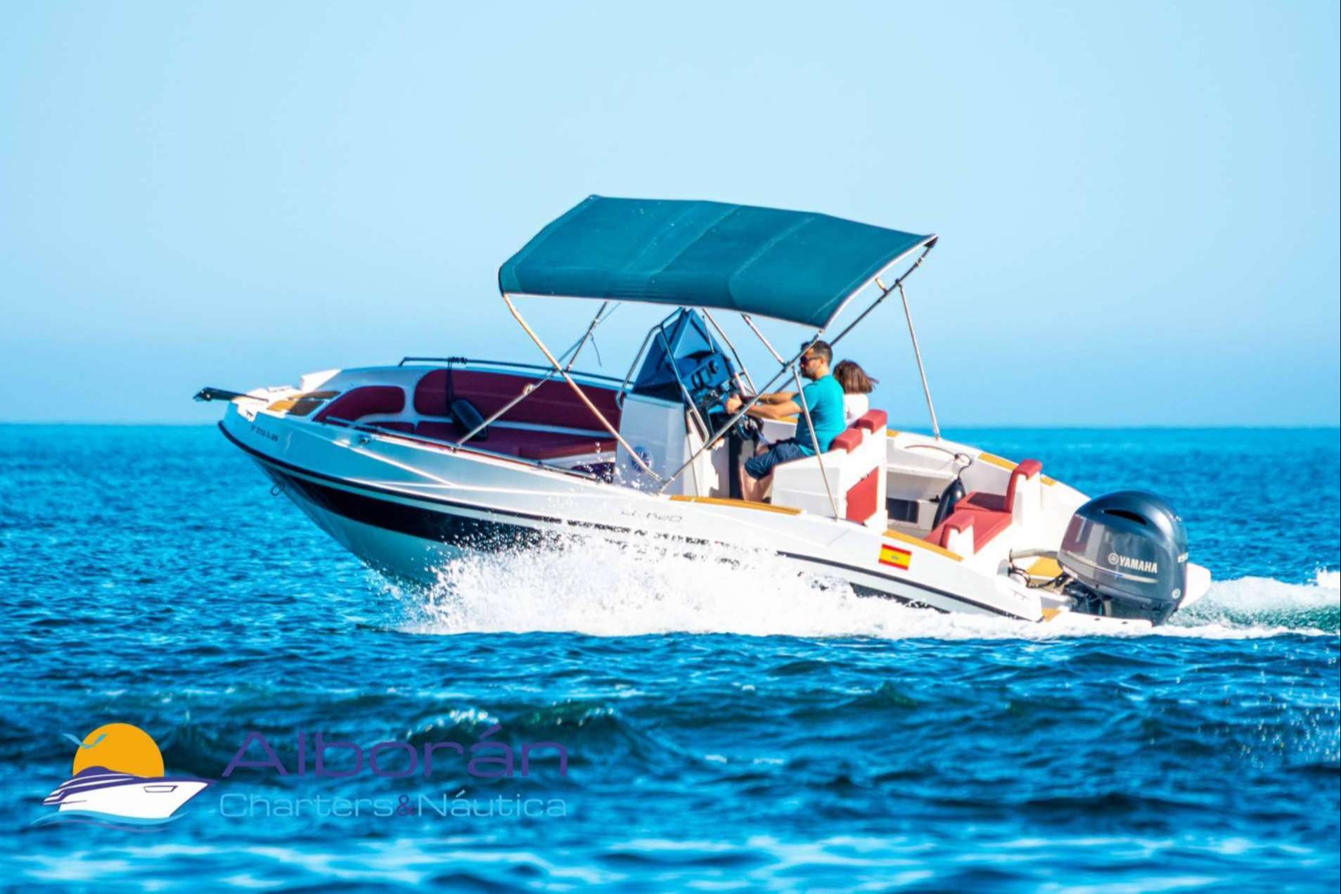 Los paseos en barco se pueden disfrutar durante todo el año con Alboran Charters