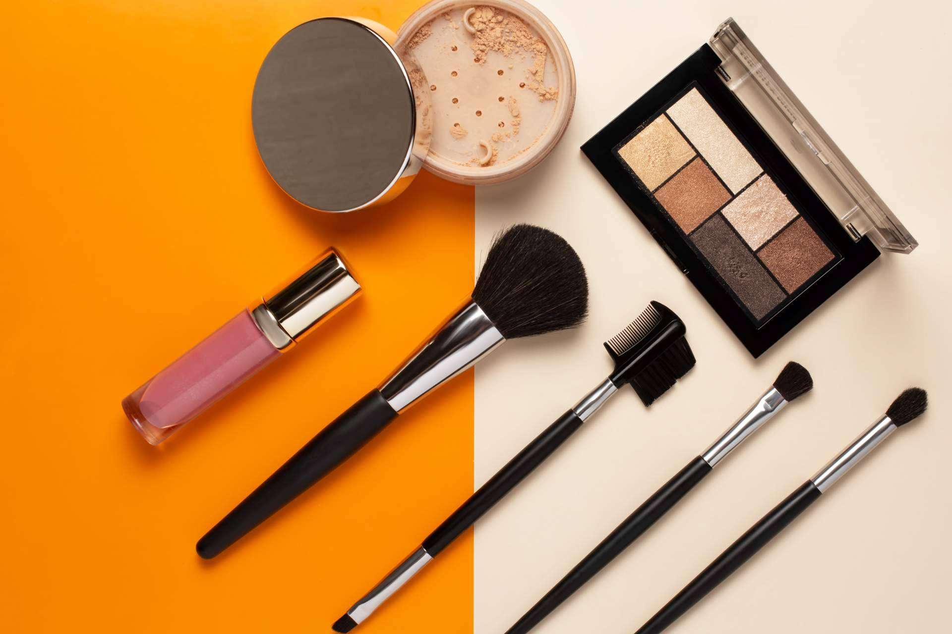 Las ventajas del amplio catálogo de cosmética tanto labial como para ojos de Tus Compras de Confianza