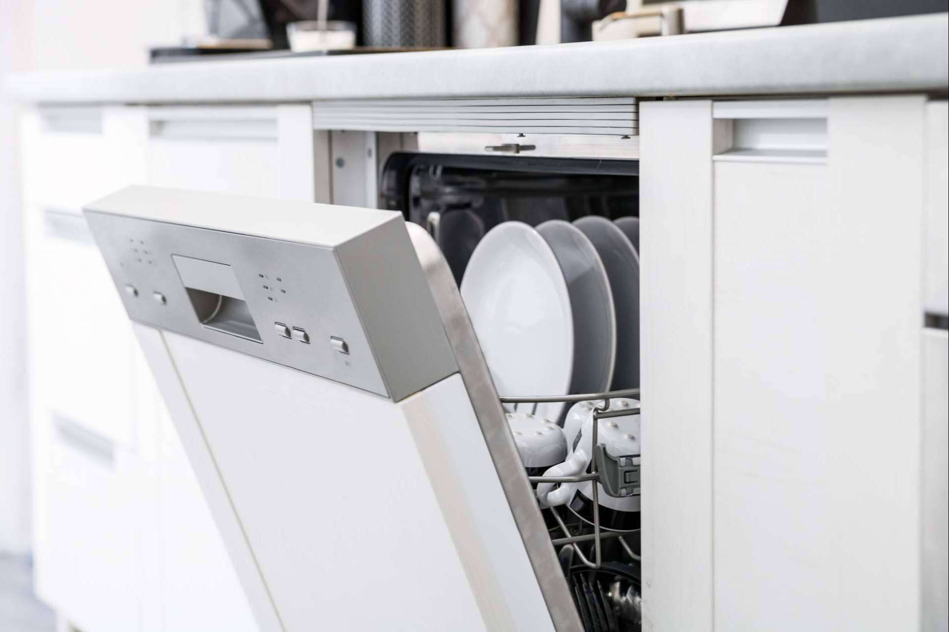 Reparaciones de electrodomésticos de diferentes marcas con el servicio técnico Balay Sevilla