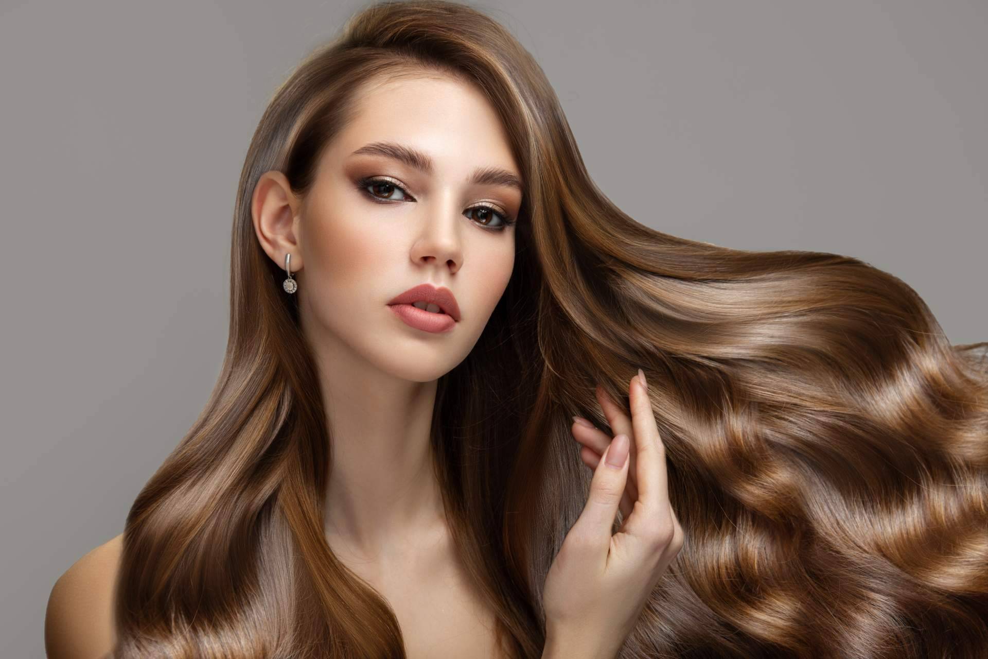 Tratamientos para el pelo quebradizo y encrespado de la mano de CharoConector Healthy Style