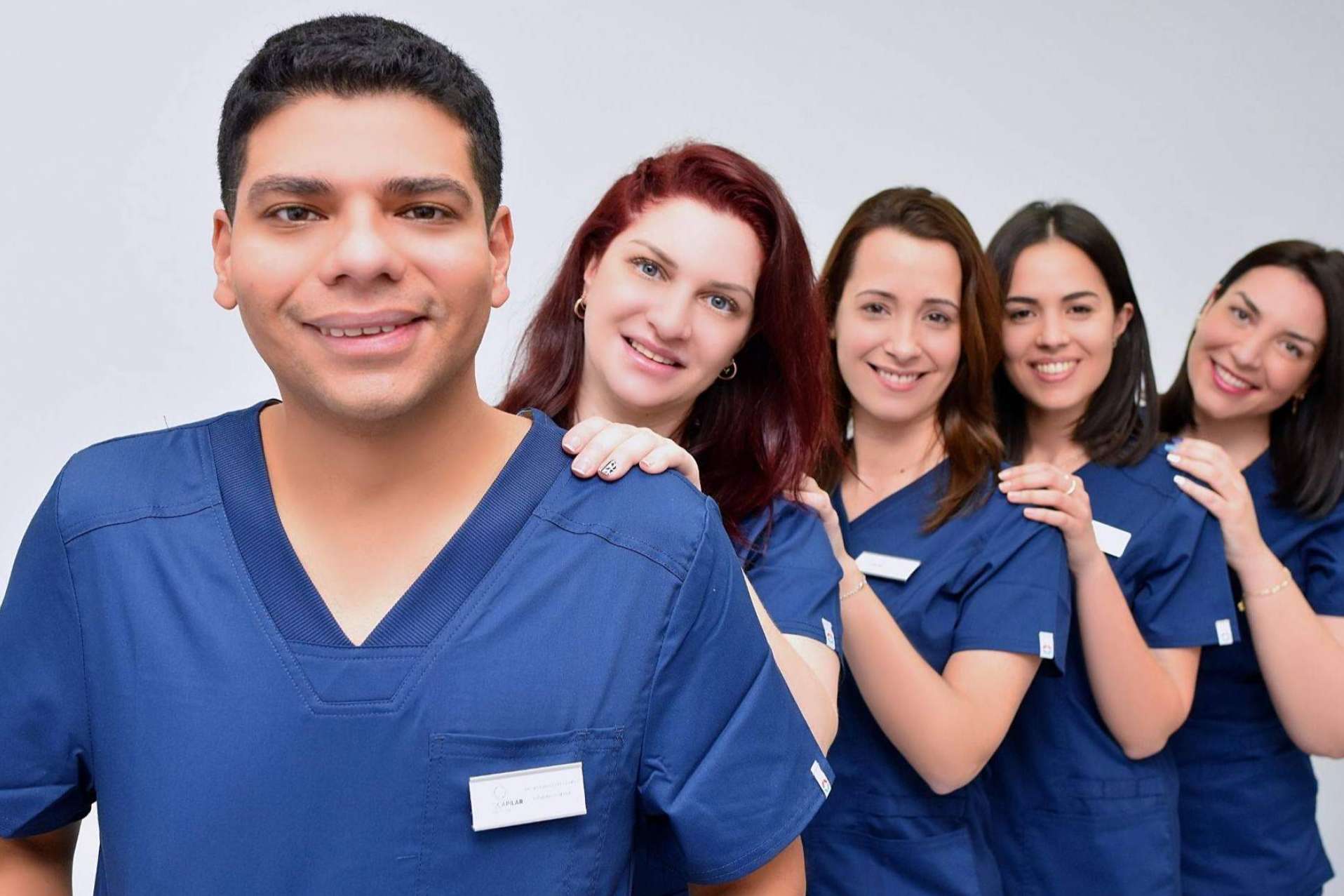 ¿Cuáles son las ventajas de realizar un injerto capilar en España con el servicio de Microcapilar Hair Clinic?