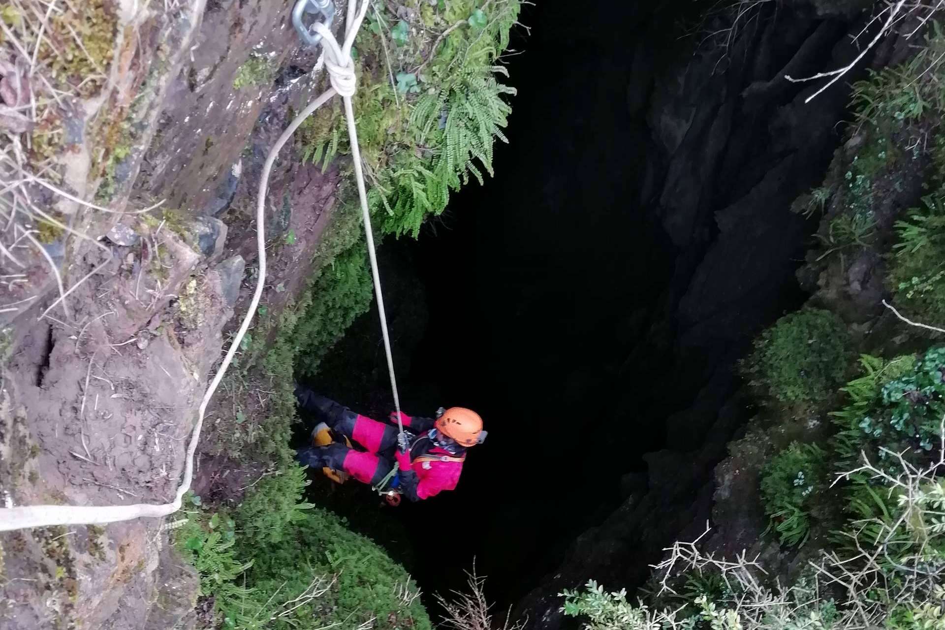 El curso de formación de iniciación a la espeleología organizado por Vertical Challenge comienza el mes de noviembre