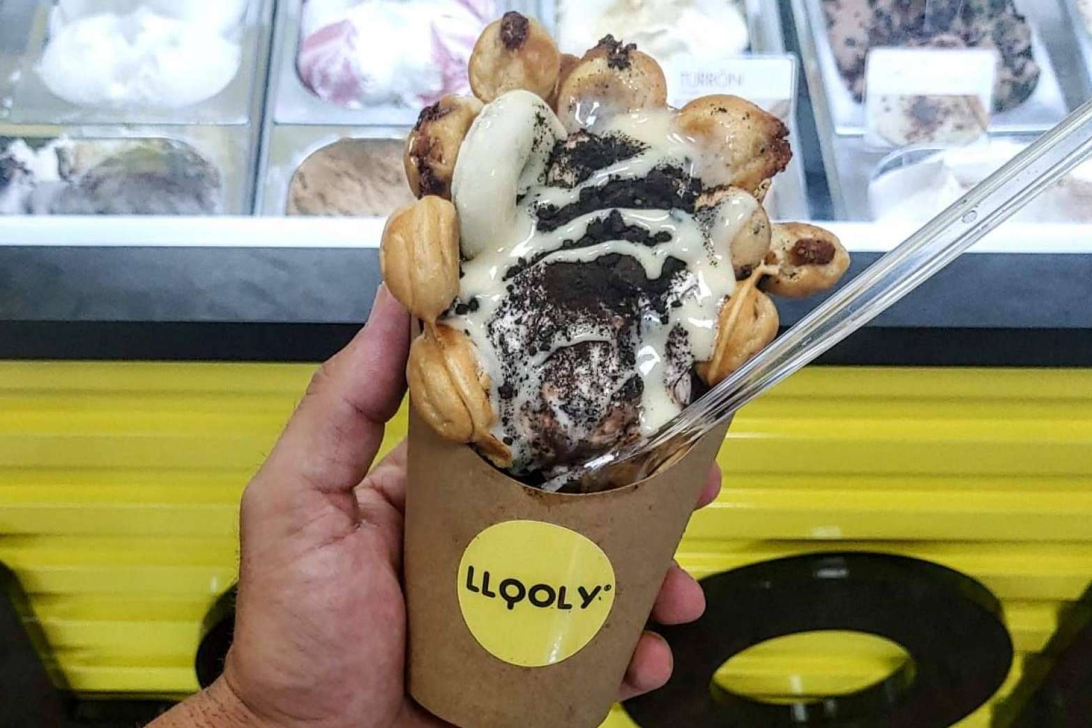 LLOOLY conquista el mercado con un negocio que sube como las burbujas, la elaboración de ice rolls y bubble waffles