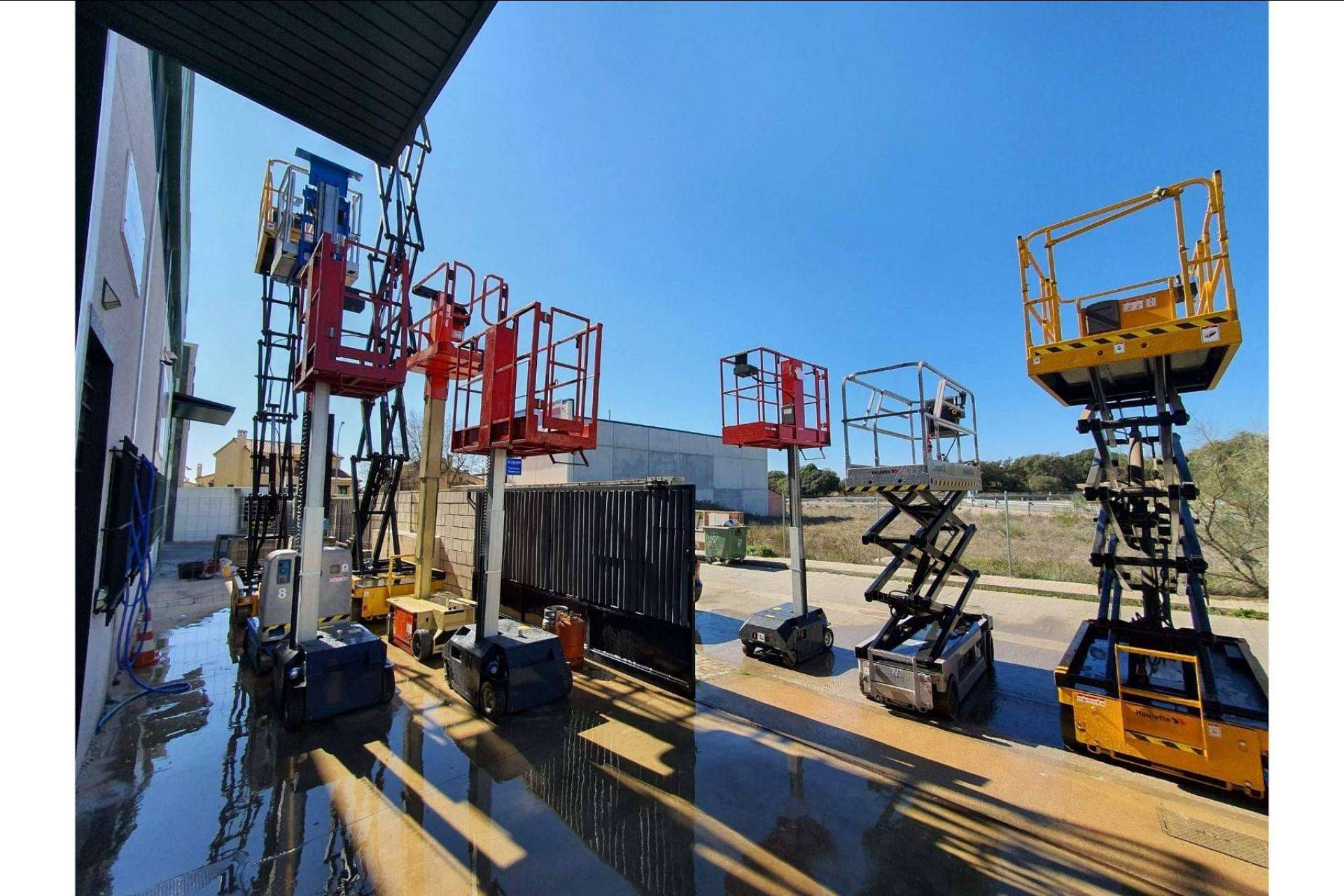 El servicio de ALQUILAPLAT, alquiler y venta de camiones con cesta elevadora