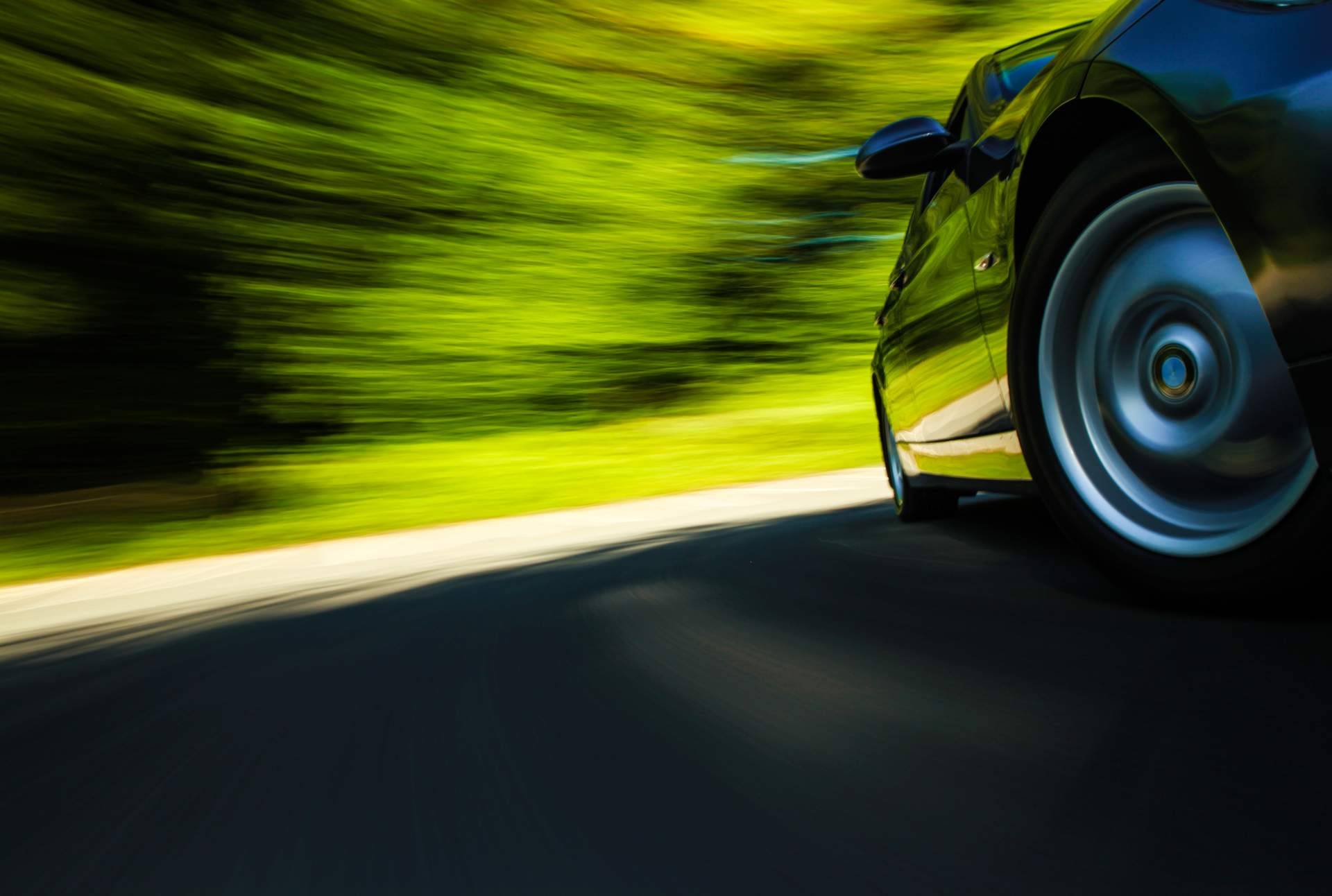 Los beneficios de aumentar potencia coche a partir de la reprogramación del vehículo con Denikey