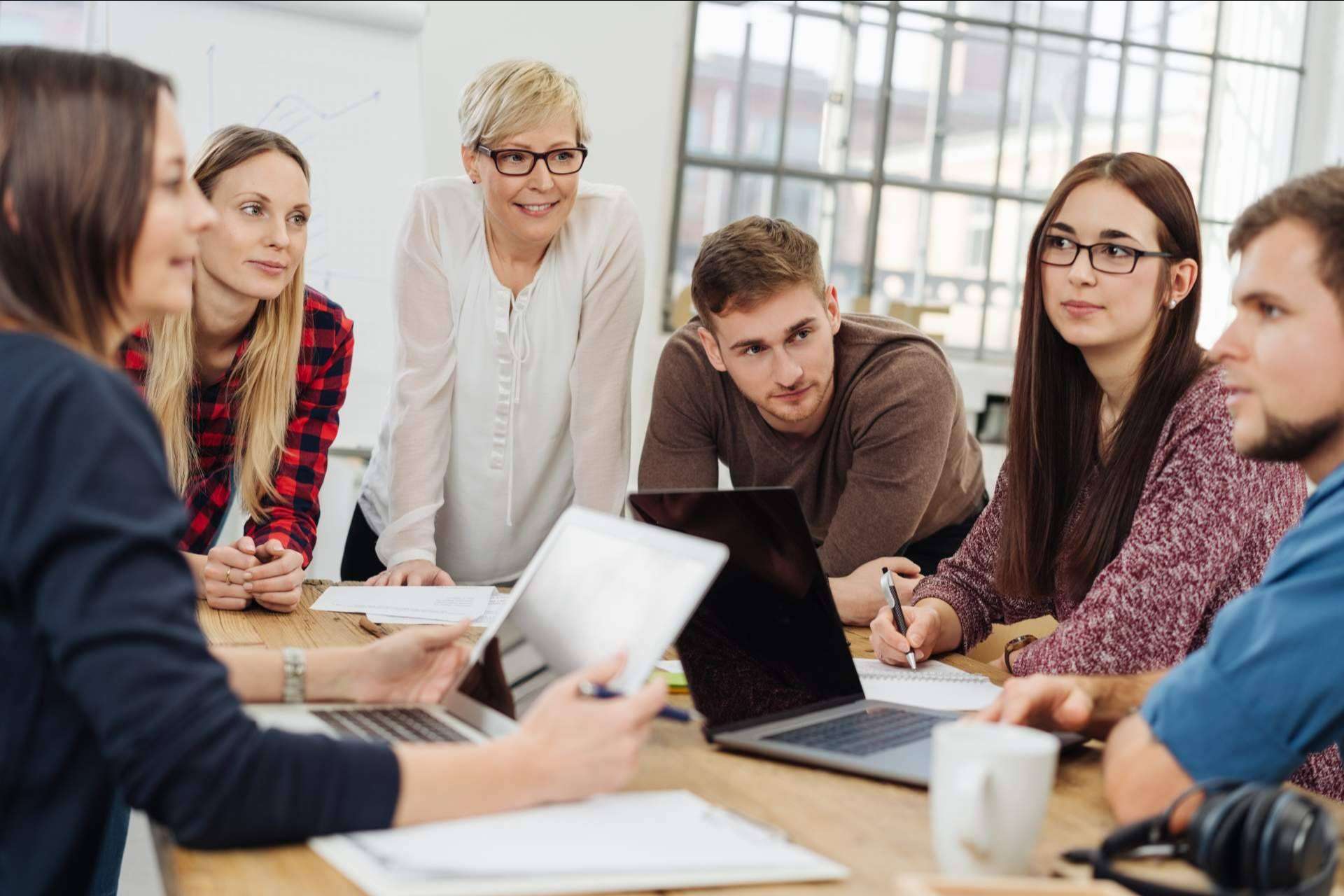 La formación de los cursos homologados para el profesorado activo y para opositores a profesorado en AFOE