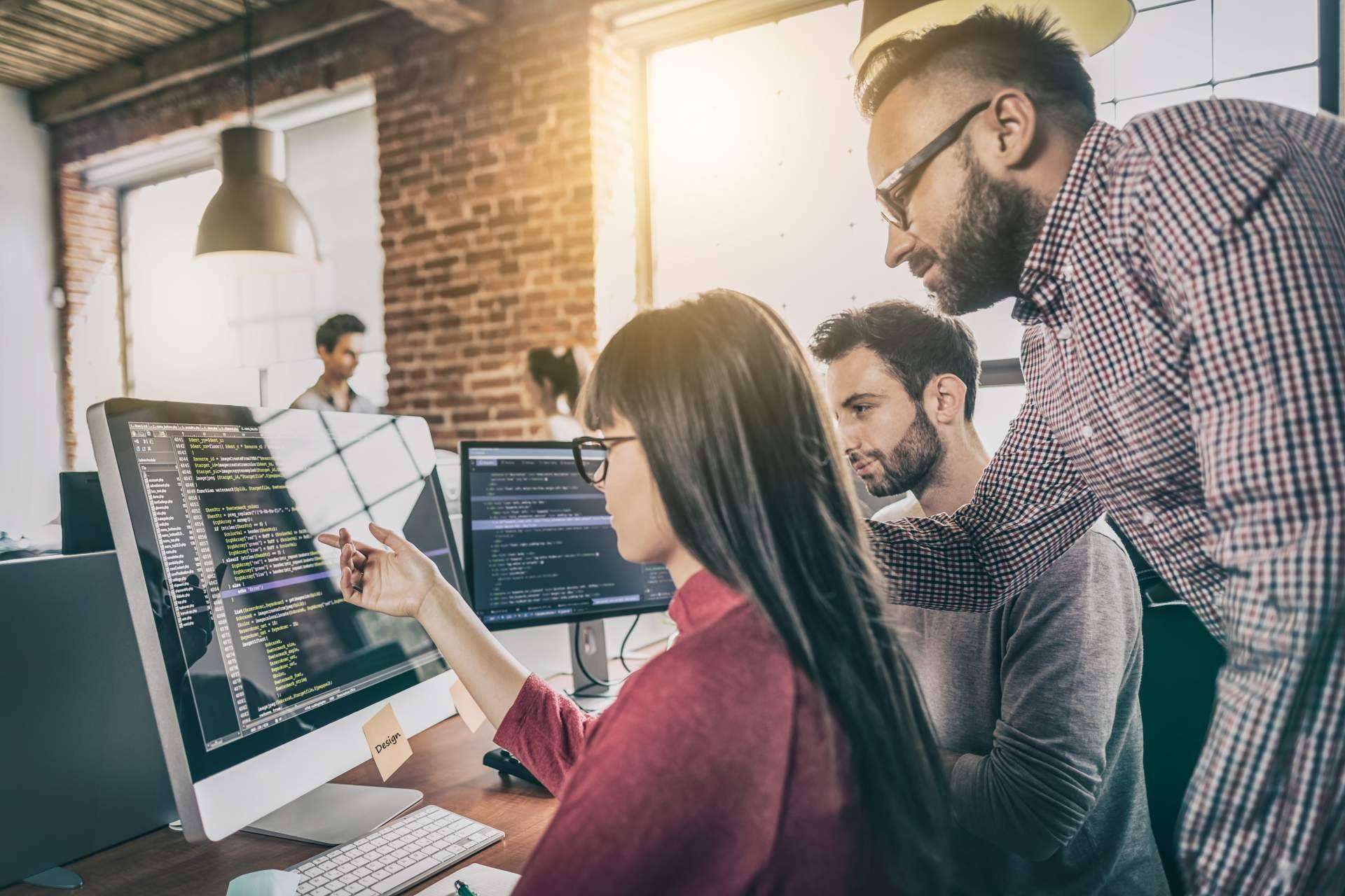 ¿Cuáles son las ofertas en desarrollo web hasta fin de año de Gratum Corp?