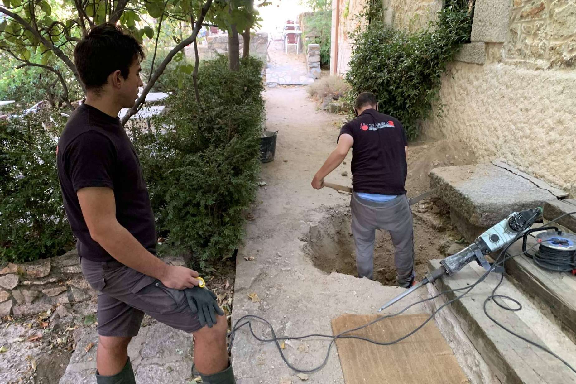 Atasca2 es una compañía profesional que ofrece servicios de desatascos urgentes en Brunete