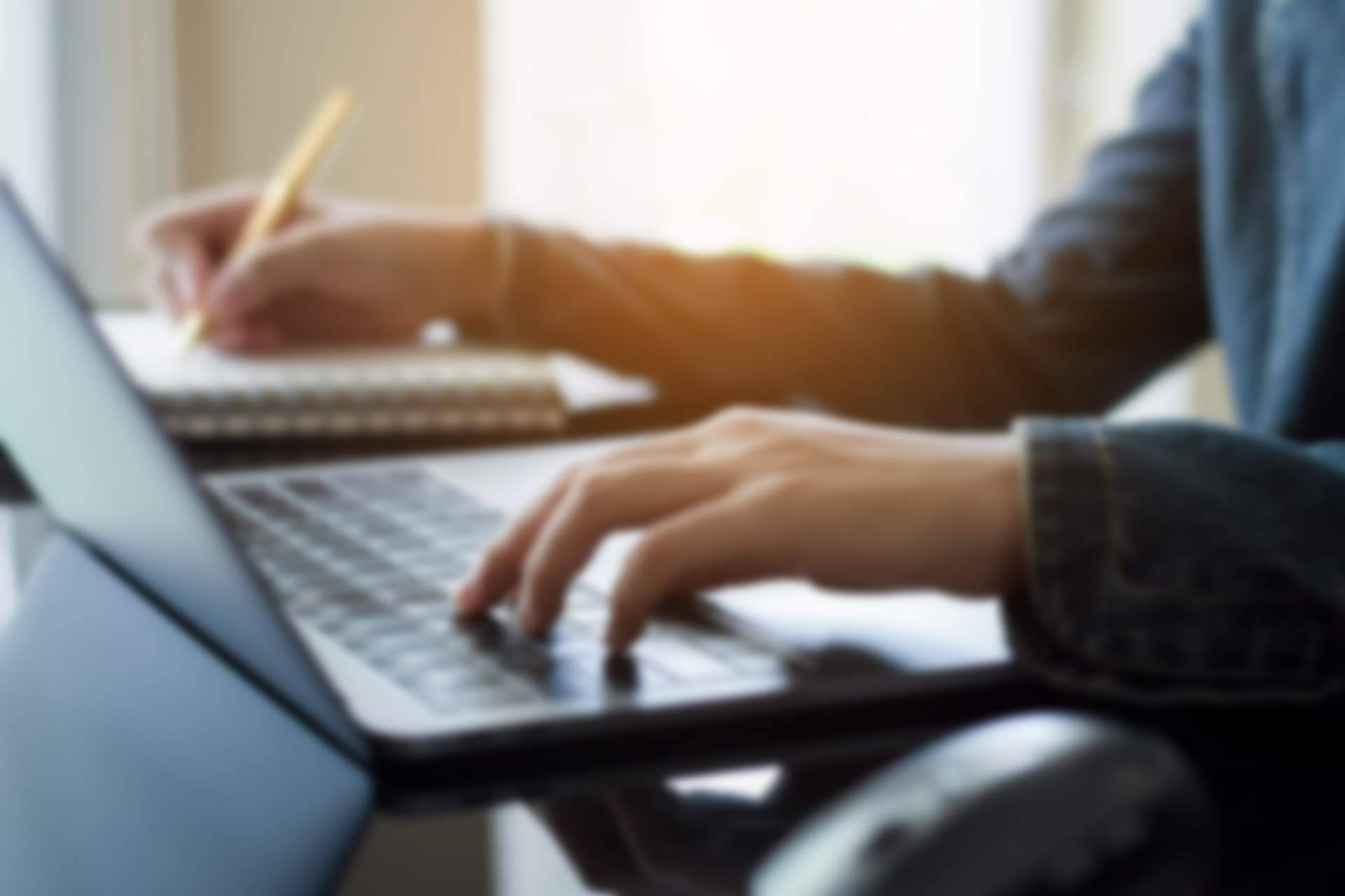 Los servicios en Barcelona de traductores jurados se pueden obtener a través de la empresa Iuratum