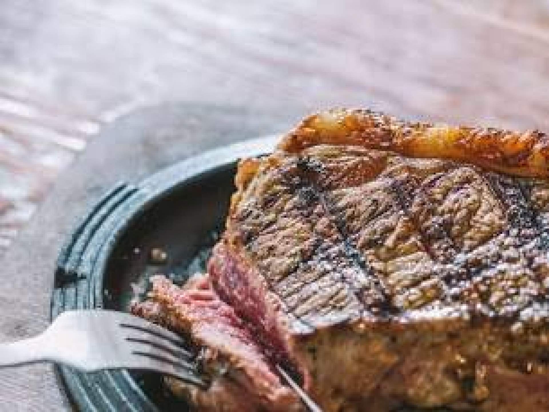 El público más joven destaca el restaurante con carne a la piedra Vic Brasería