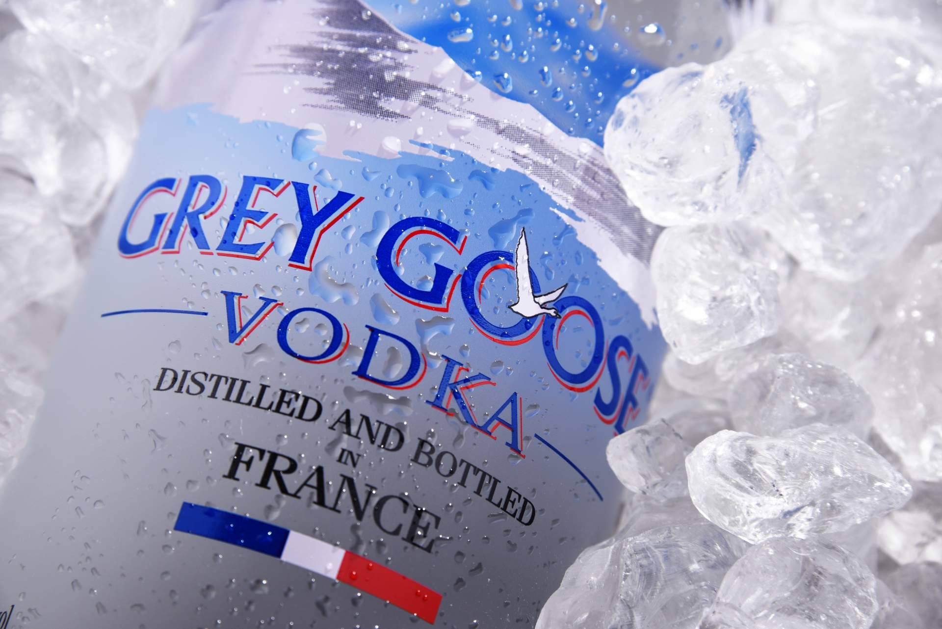 Botellas para regalar esta Navidad de vodka Grey Goose en Little Bobby