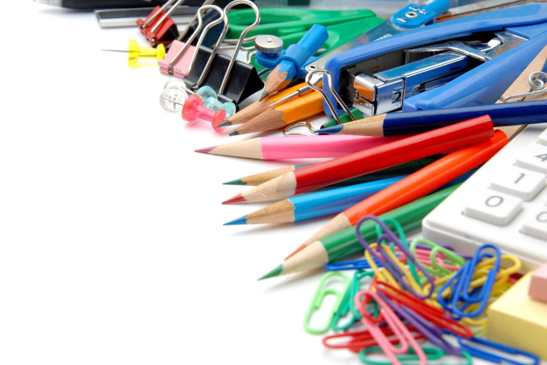 Conseguir todos los productos de papelería en un único sitio es una de las múltiples ventajas de Material Escolar