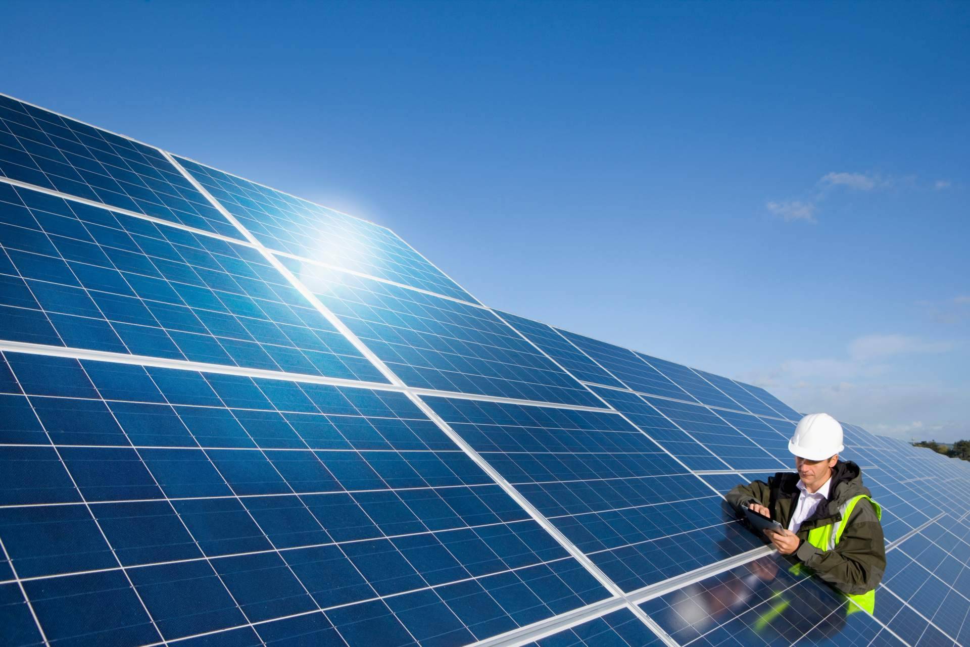 CRM para autoconsumo solar, la comunicación de los comerciales y el backend especializado en proyectos de placas solares