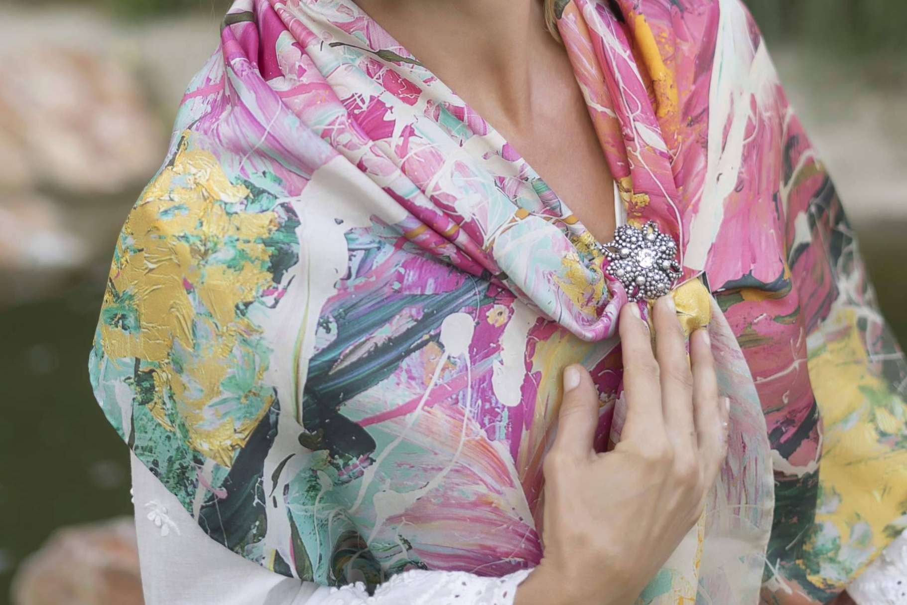 Los broches elegantes con doble sistema para cualquier prenda de Full & Briss