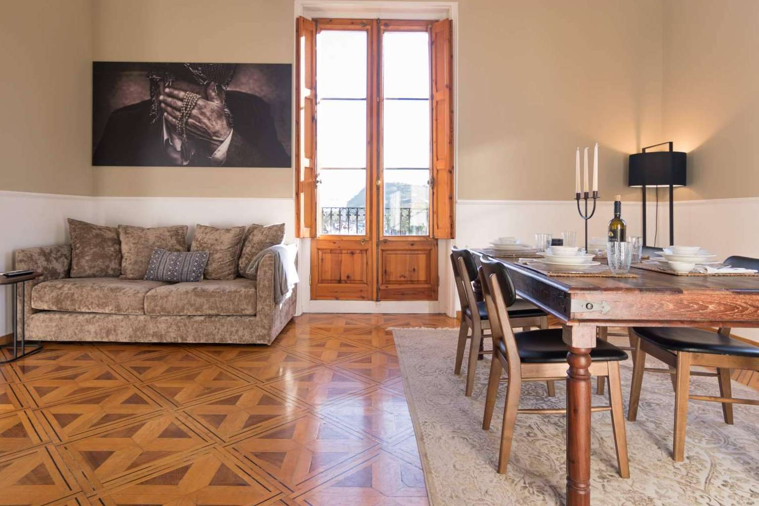 ¿Por qué es mejor alojarse en un apartamento que en un hotel?, por Caterina Property Management