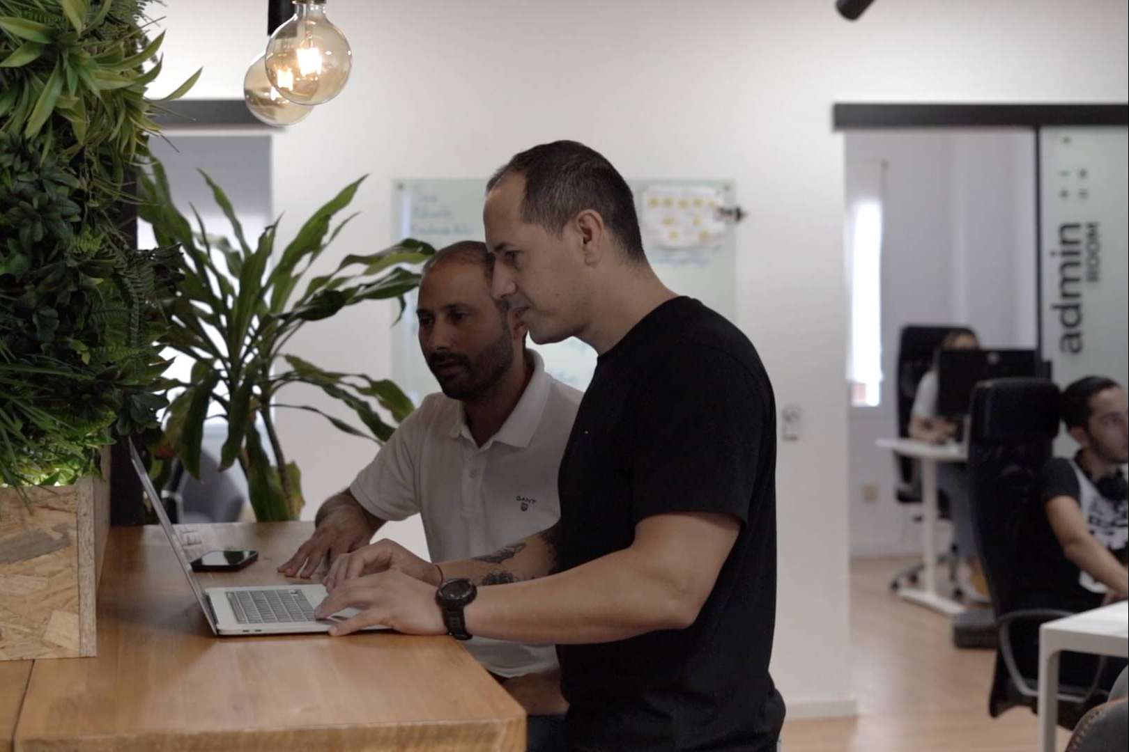 Digitalizar o morir, la importancia de digitalizar una empresa tras el COVID-19, por SEB Creativos