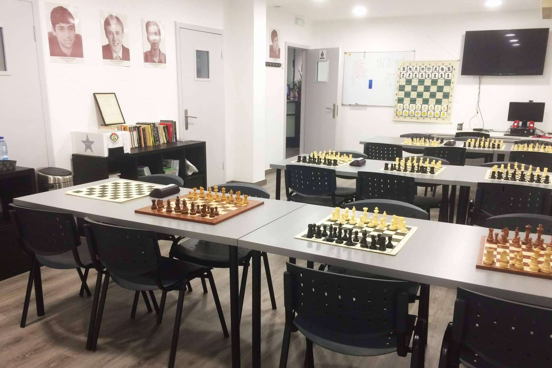 ¿Dónde encontrar un lugar donde jugar ajedrez para todos? Peón Negro
