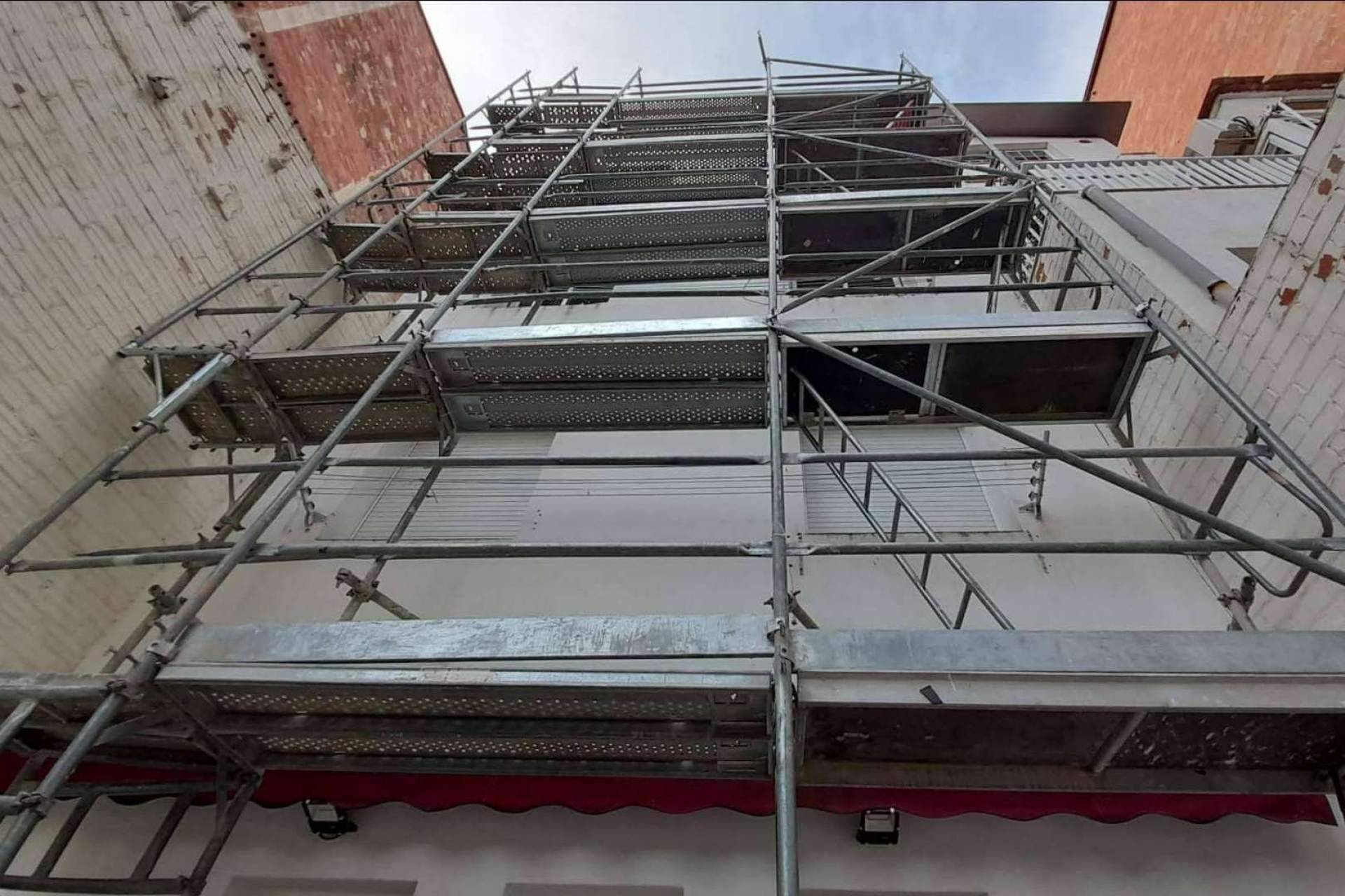 TusAndamiosBarcelona ofrece servicios de alquiler de andamios Barcelona