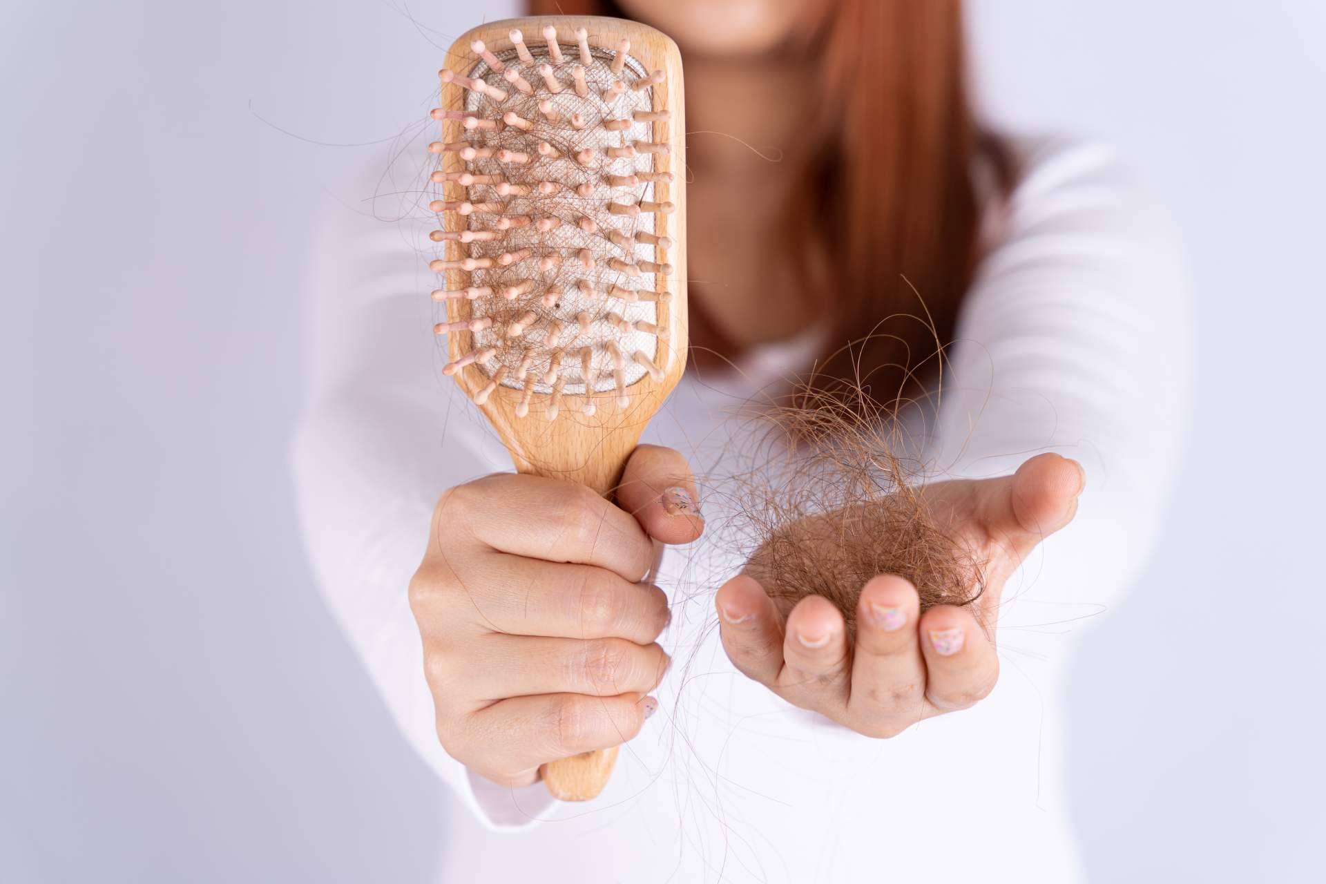 El salón de belleza CharoConector Healthy Style brinda tratamientos para la caída capilar