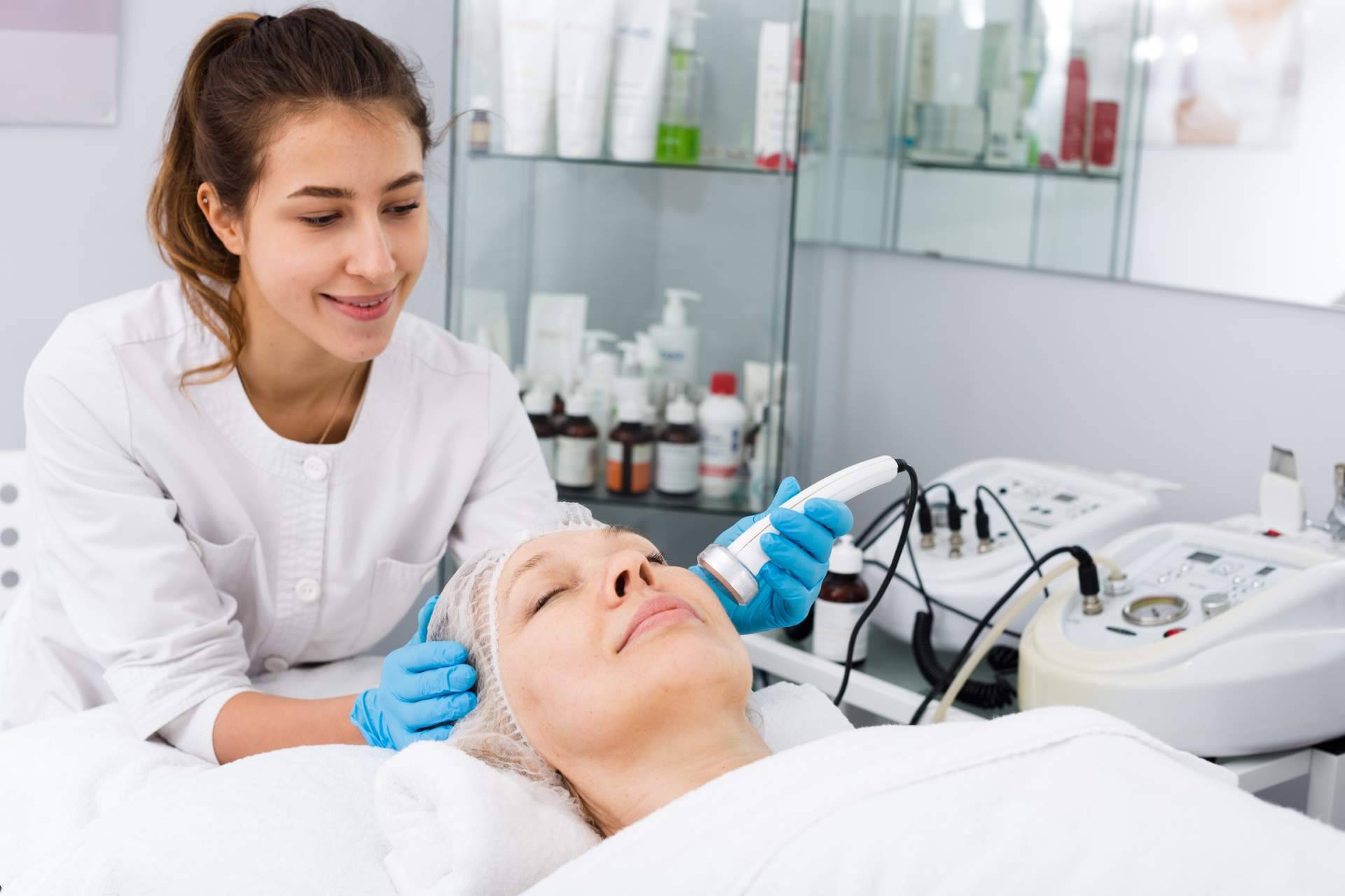 Abrir un centro de estética con los materiales de Comercial Estética