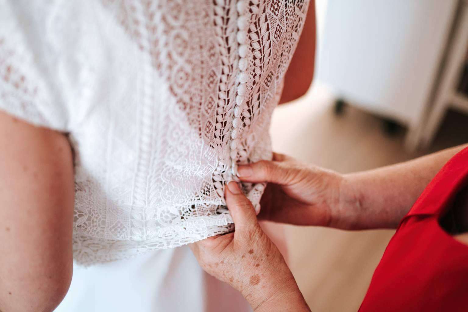 María Vega diseña vestidos de novia para boda civil