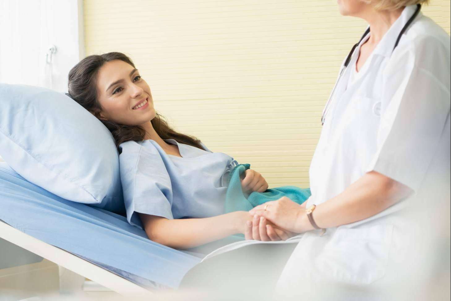 Los camisones hospitalarios de Maldita Hernia