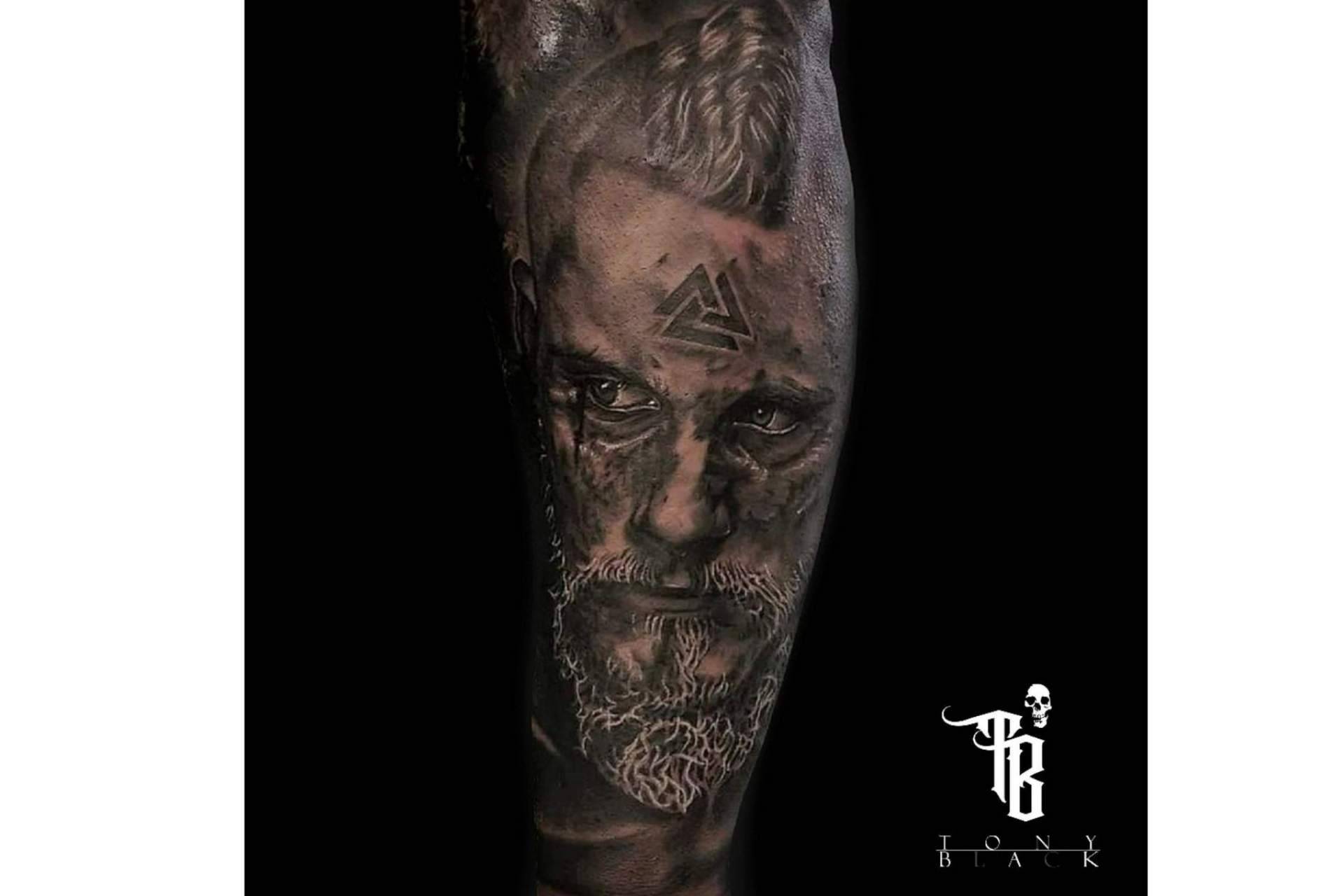 Estudio de tatuajes realistas en Barcelona con Steel of Doom