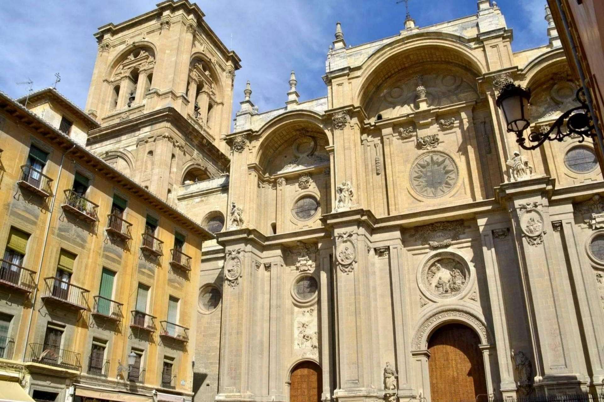 Ya no existen excusas para no visitar la ciudad de Granada con el free tour de Nazarí Tours Granada