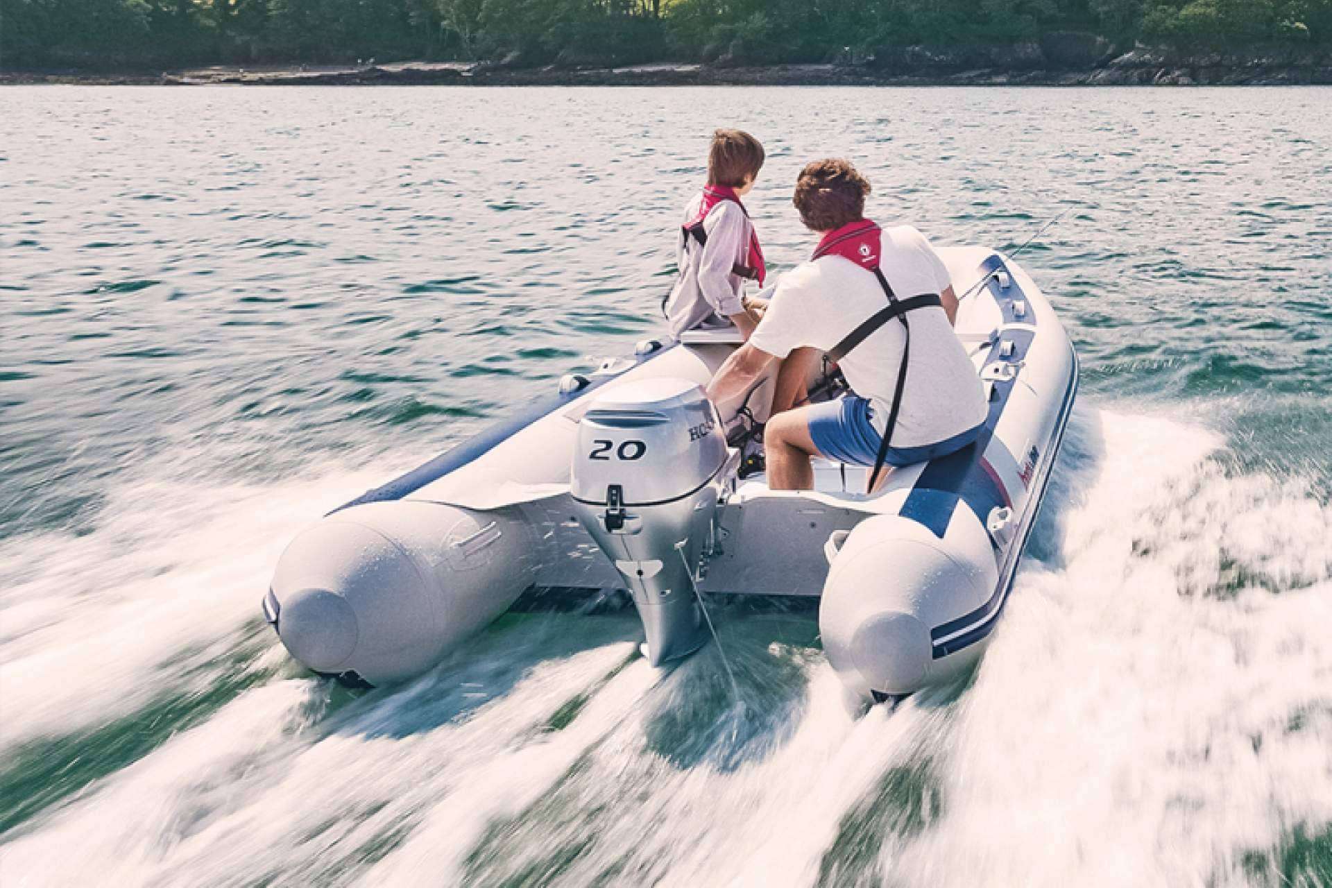 Embarcaciones neumáticas, motores y recambios a un buen precio de la mano de MasCruiser